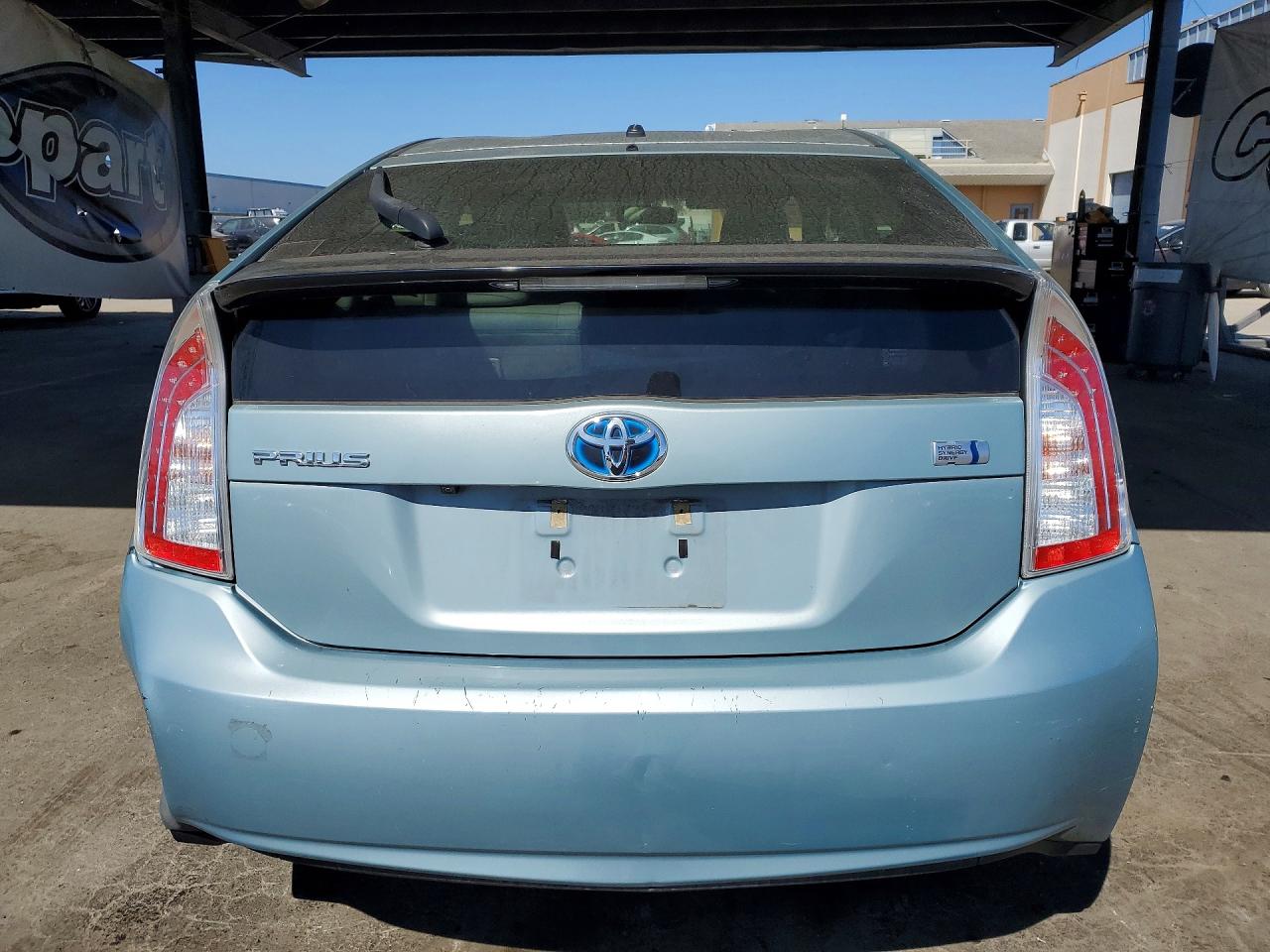 2015 Toyota Prius Two Бирюзовый vin: JTDKN3DU3F1989794