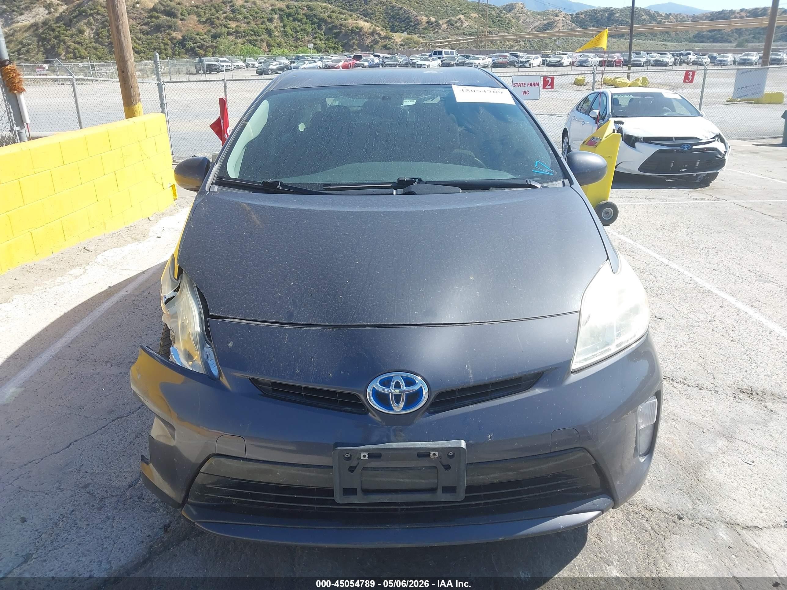 2015 Toyota Prius Two Gray vin: JTDKN3DU3F1994123