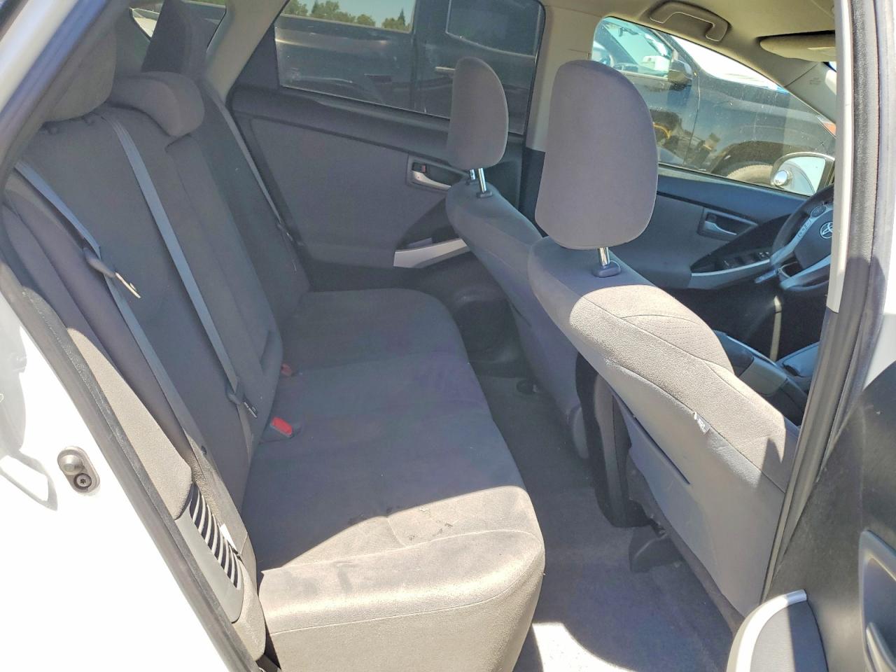 2015 Toyota Prius Three White vin: JTDKN3DU3F1998480