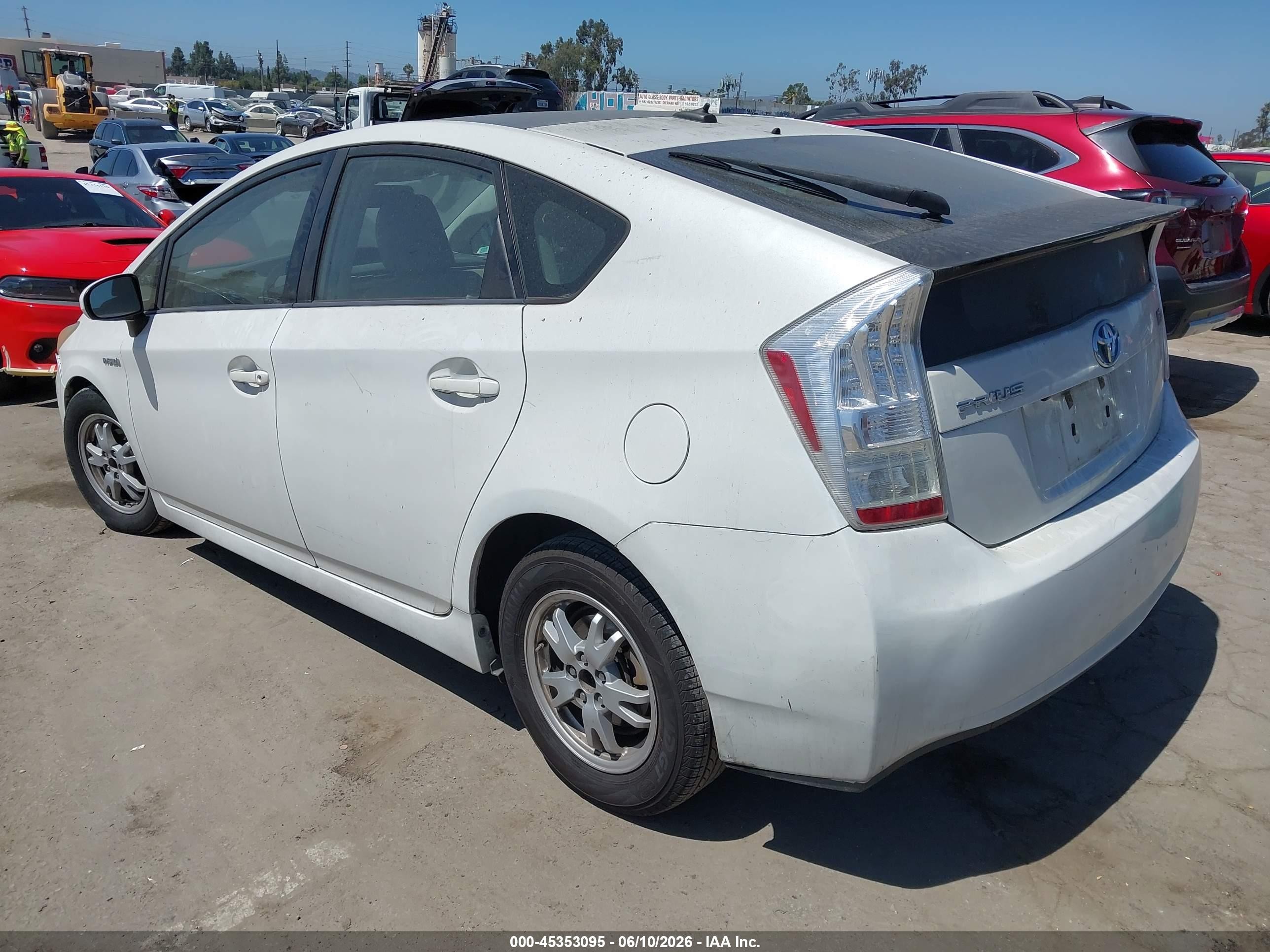2010 Toyota Prius Iv White vin: JTDKN3DU4A0015207