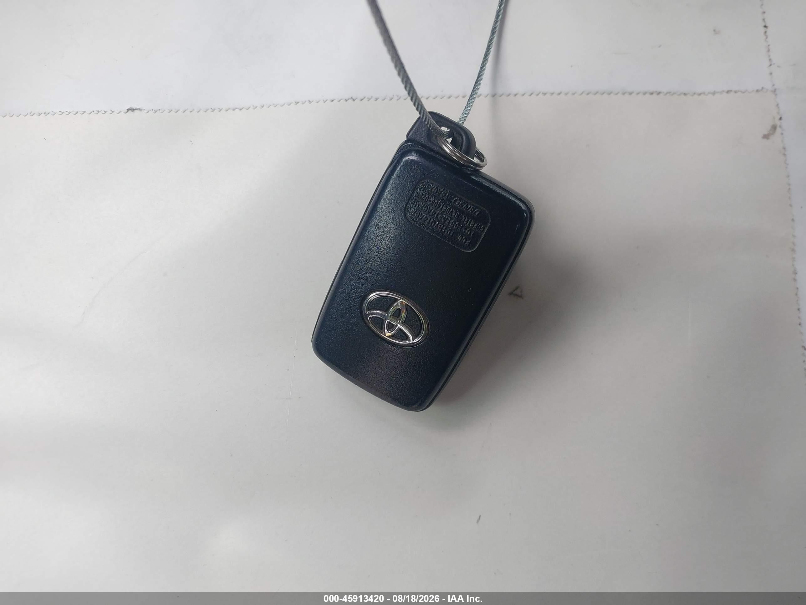 2010 Toyota Prius Iv Серебряный vin: JTDKN3DU4A0064178