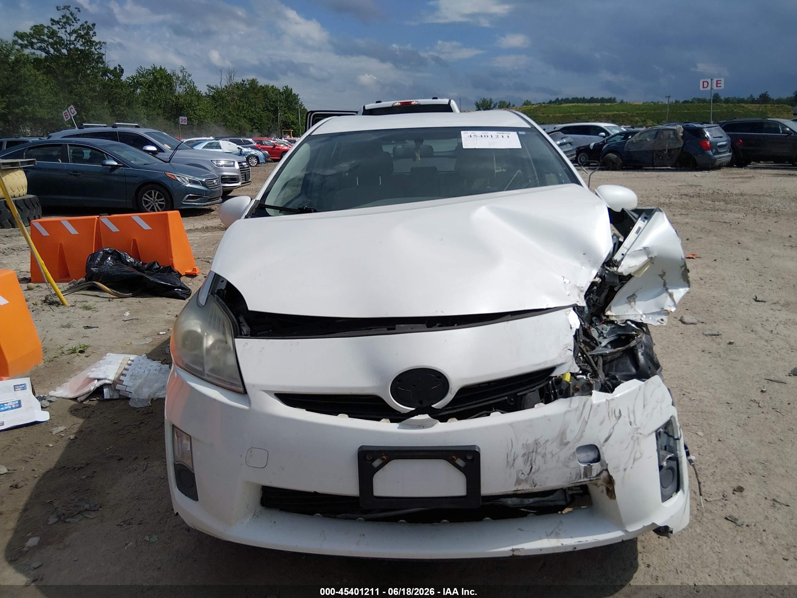 2010 Toyota Prius Iii White vin: JTDKN3DU4A0102105