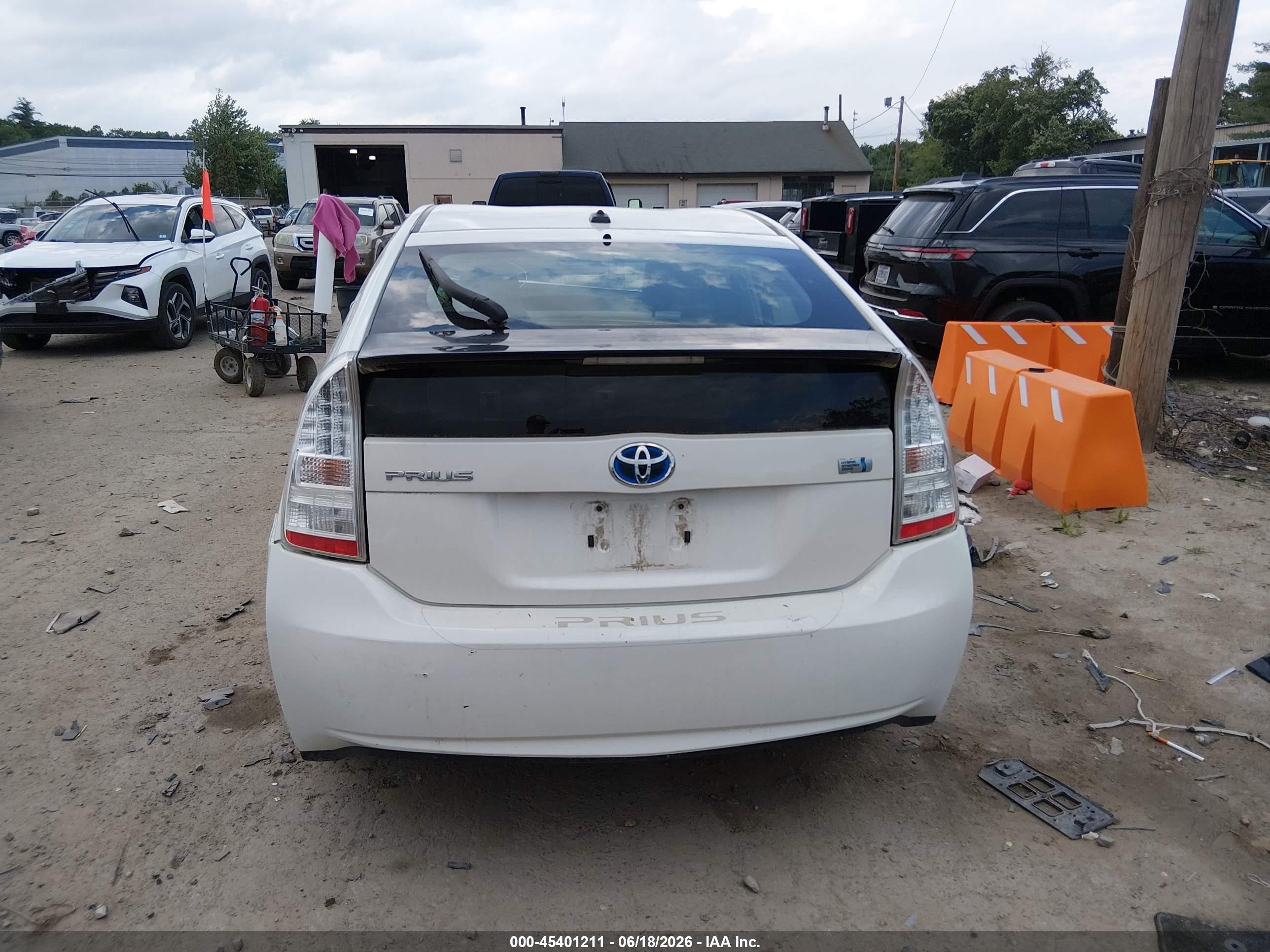 2010 Toyota Prius Iii White vin: JTDKN3DU4A0102105