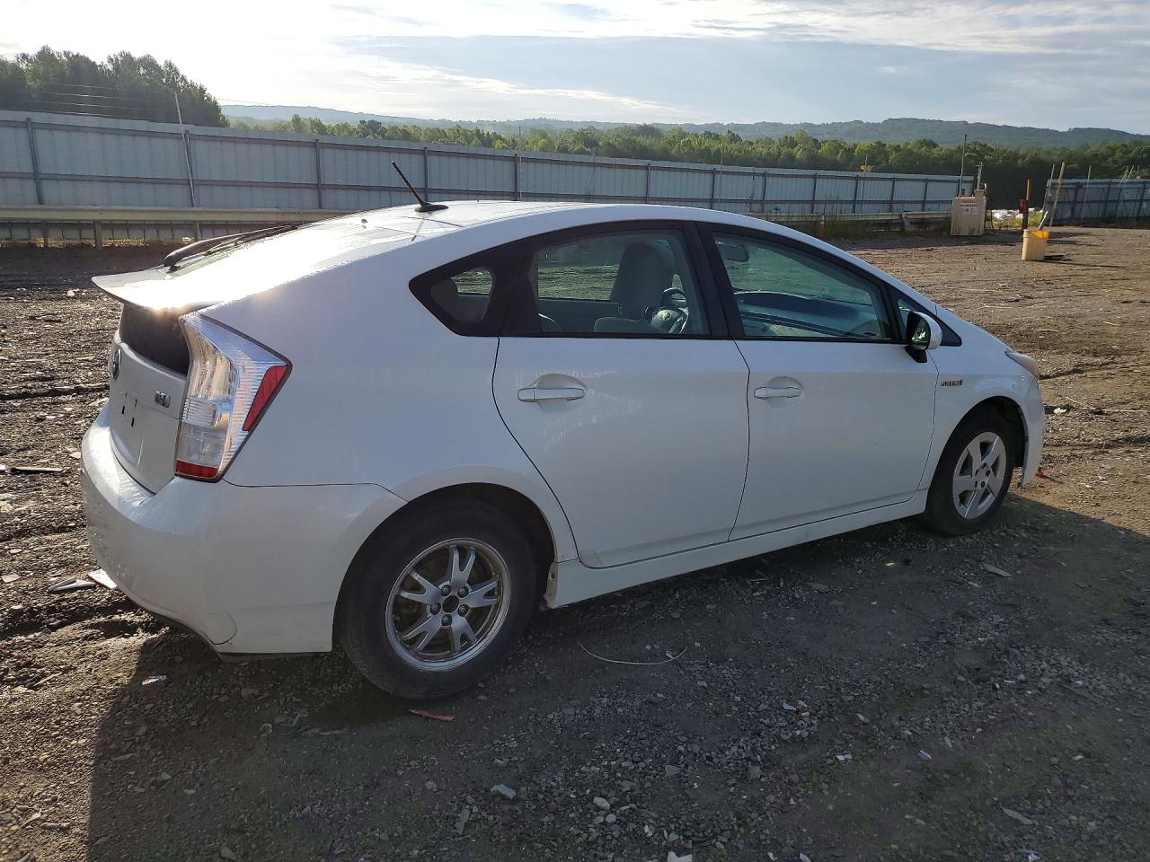 2010 Toyota Prius Ii White vin: JTDKN3DU4A0220445