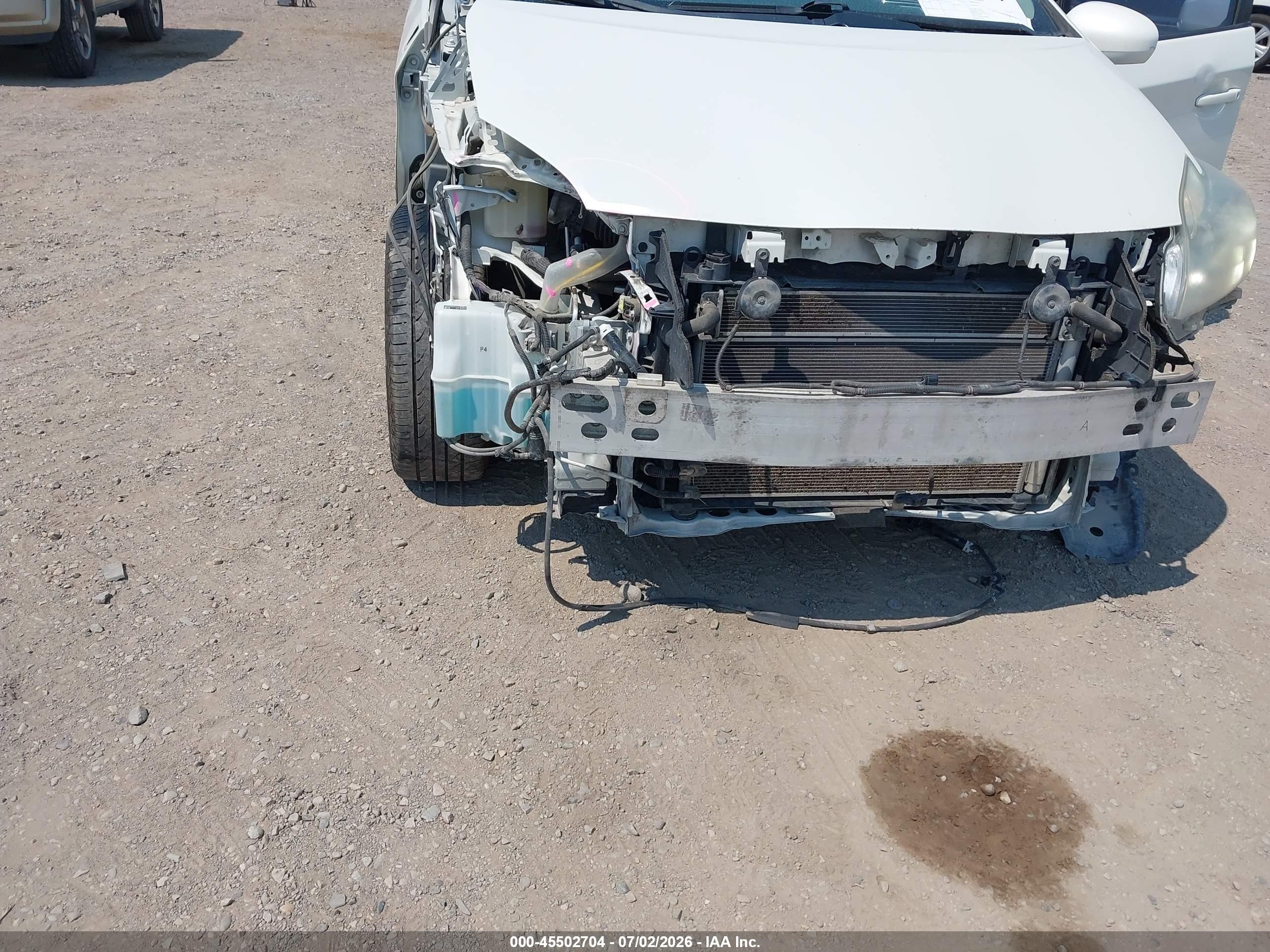 2010 Toyota Prius V White vin: JTDKN3DU4A1120761