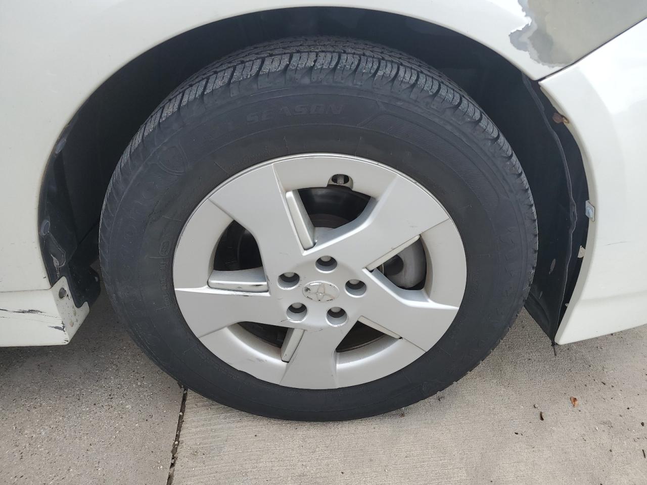 2010 Toyota Prius Ii Белый vin: JTDKN3DU4A1132845 Damage: Right Front Wheel Cover, Broken, Replacement Required