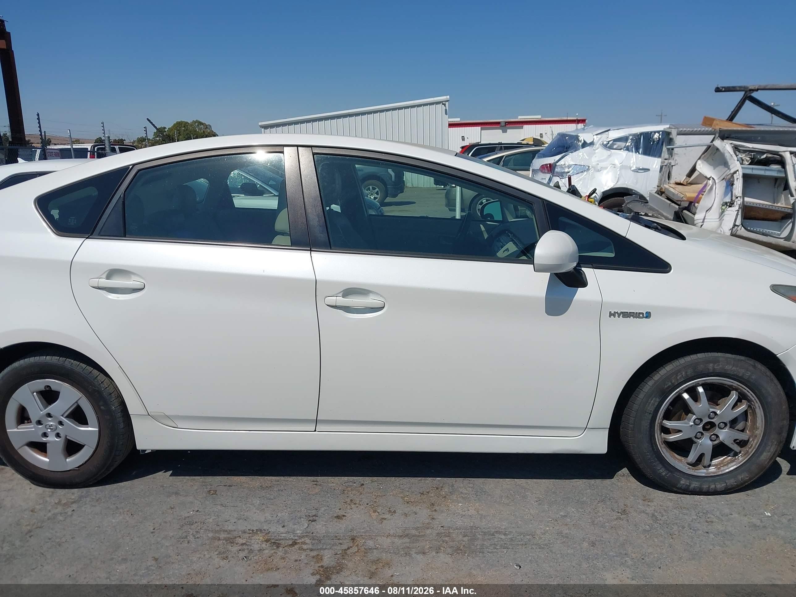 2010 Toyota Prius White vin: JTDKN3DU4A5088001