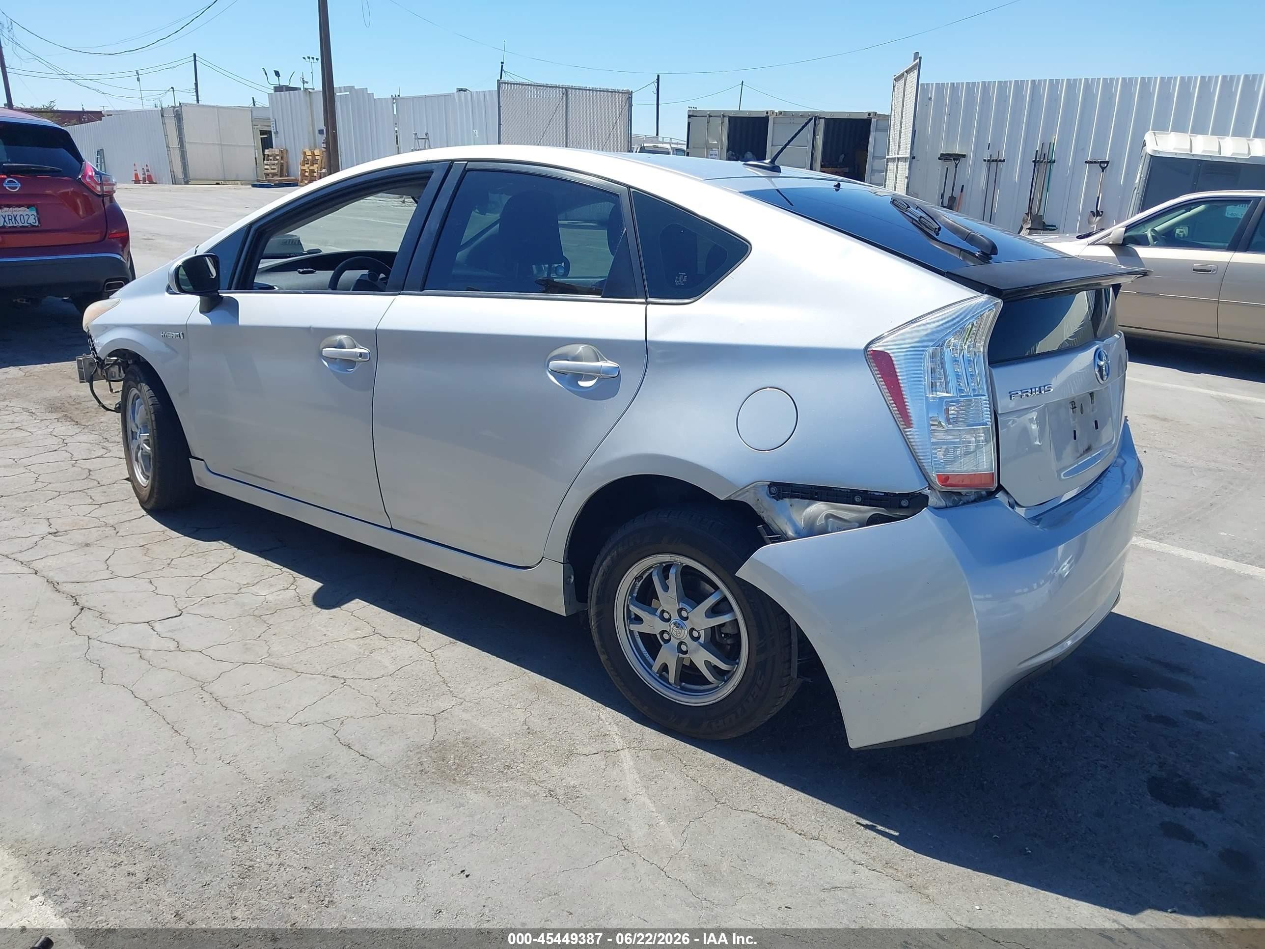 2011 Toyota Prius Two Серебряный vin: JTDKN3DU4B0248845