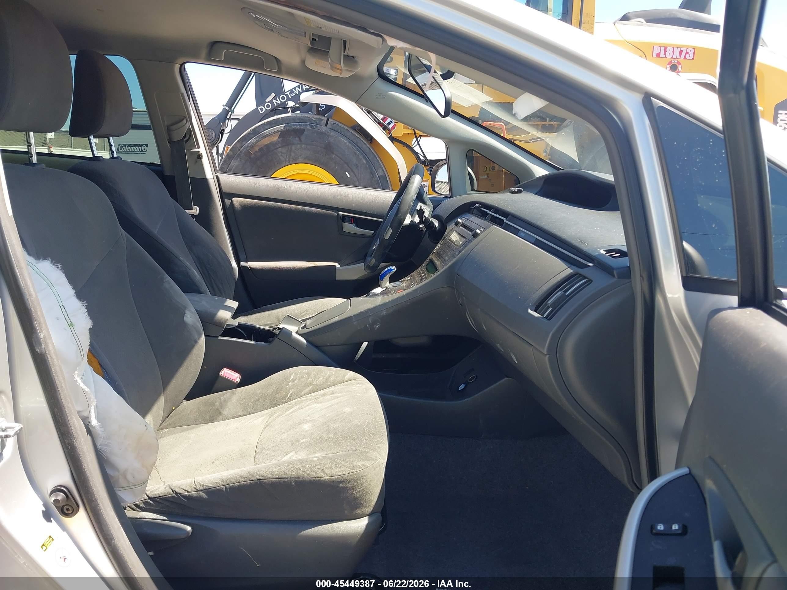2011 Toyota Prius Two Серебряный vin: JTDKN3DU4B0248845