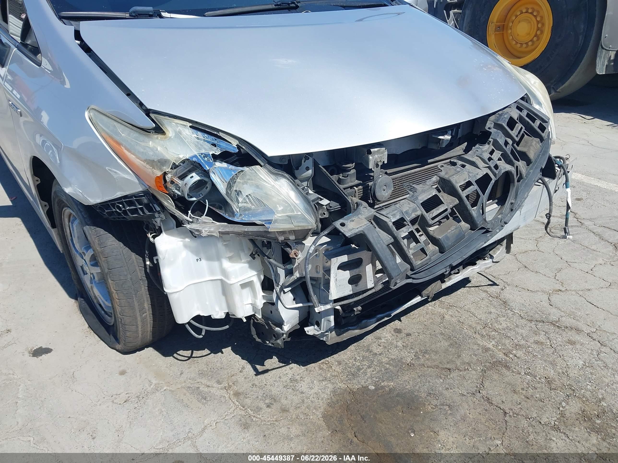 2011 Toyota Prius Two Серебряный vin: JTDKN3DU4B0248845