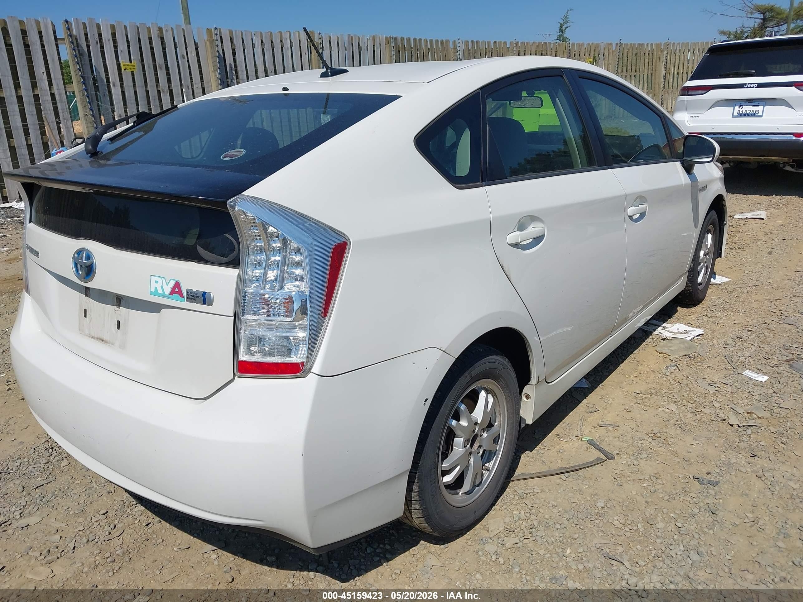 2011 Toyota Prius Two White vin: JTDKN3DU4B0258663