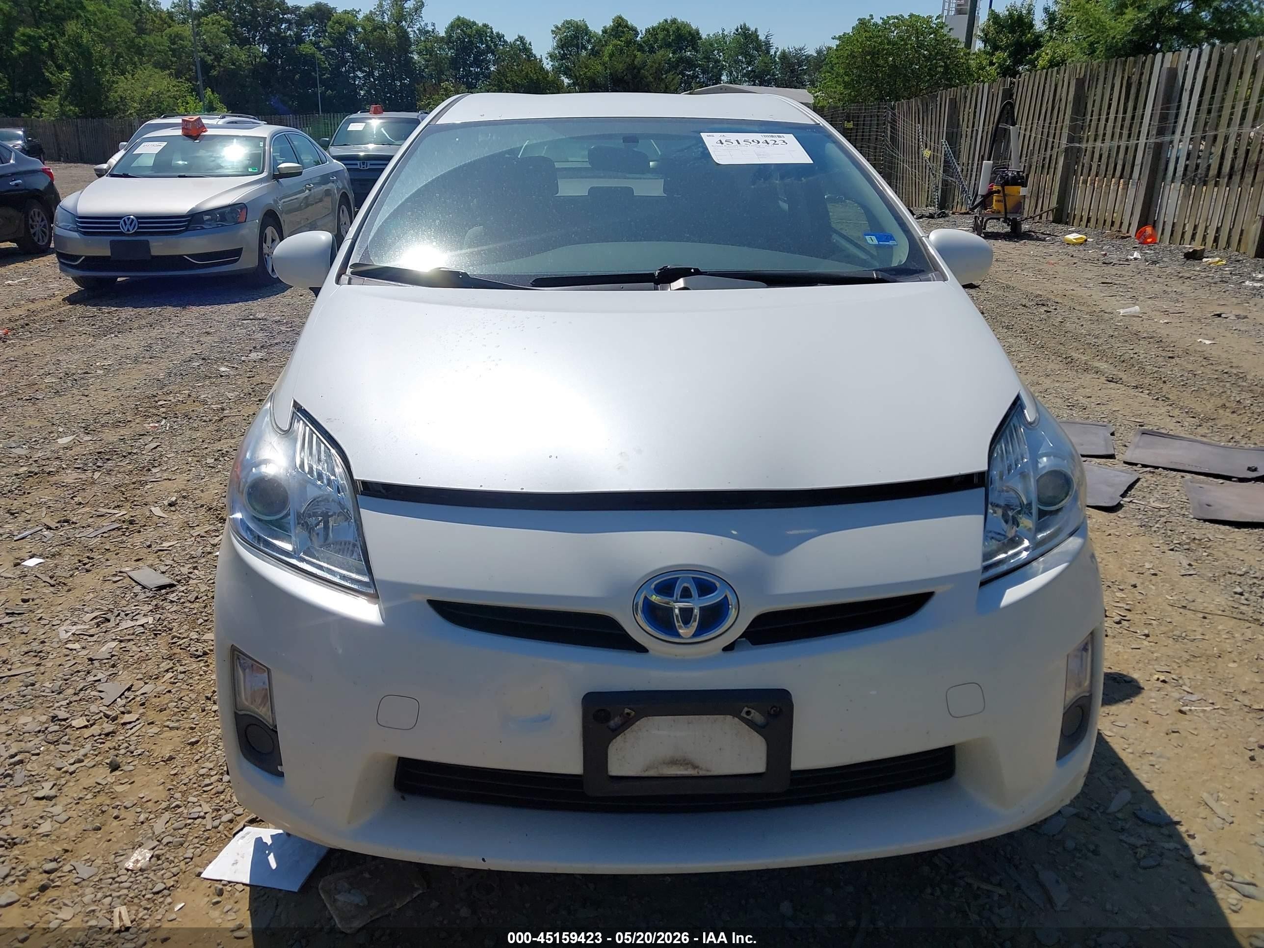 2011 Toyota Prius Two White vin: JTDKN3DU4B0258663
