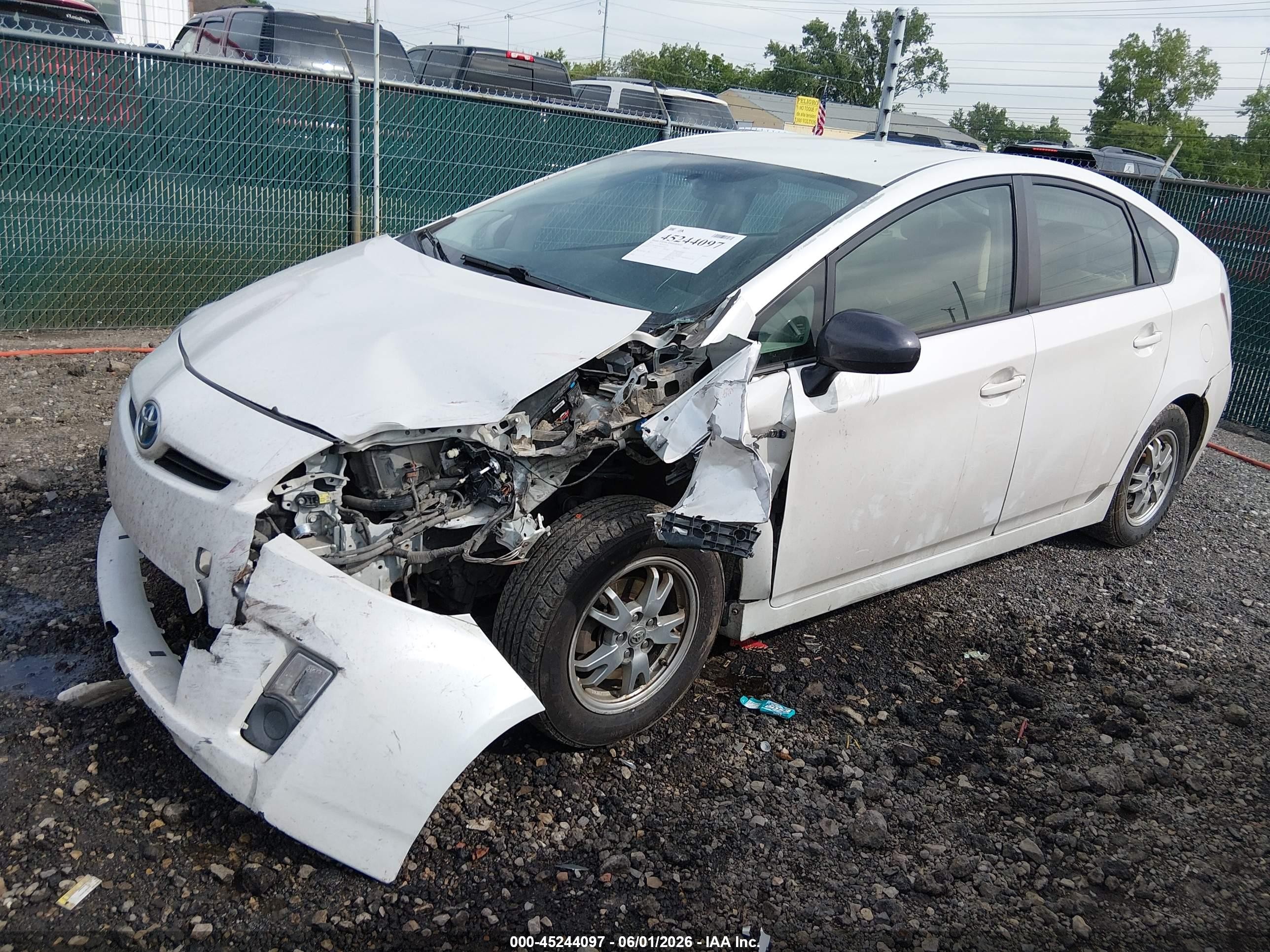 2011 Toyota Prius Two Белый vin: JTDKN3DU4B0259263