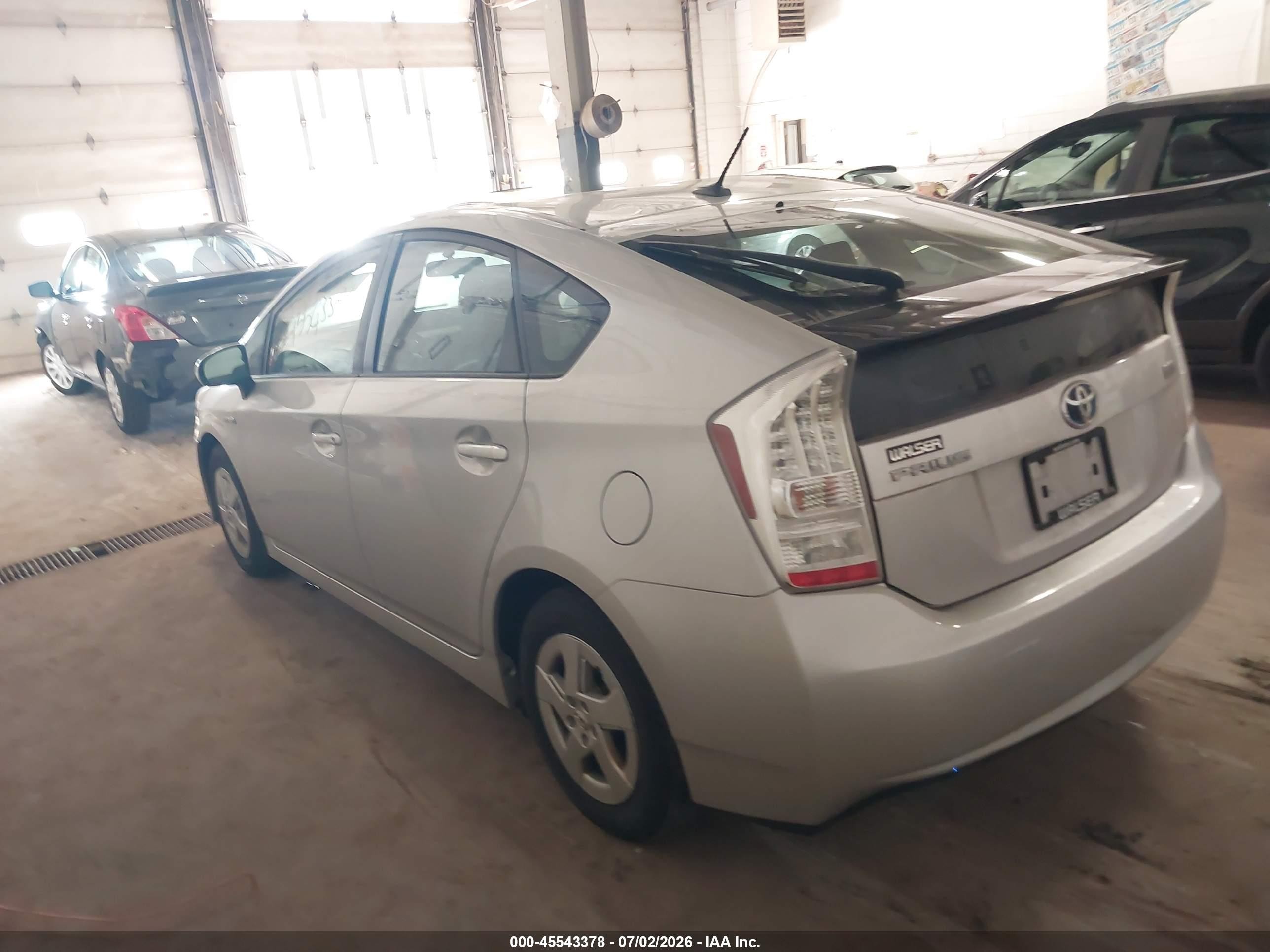 2011 Toyota Prius Three Gray vin: JTDKN3DU4B0270196