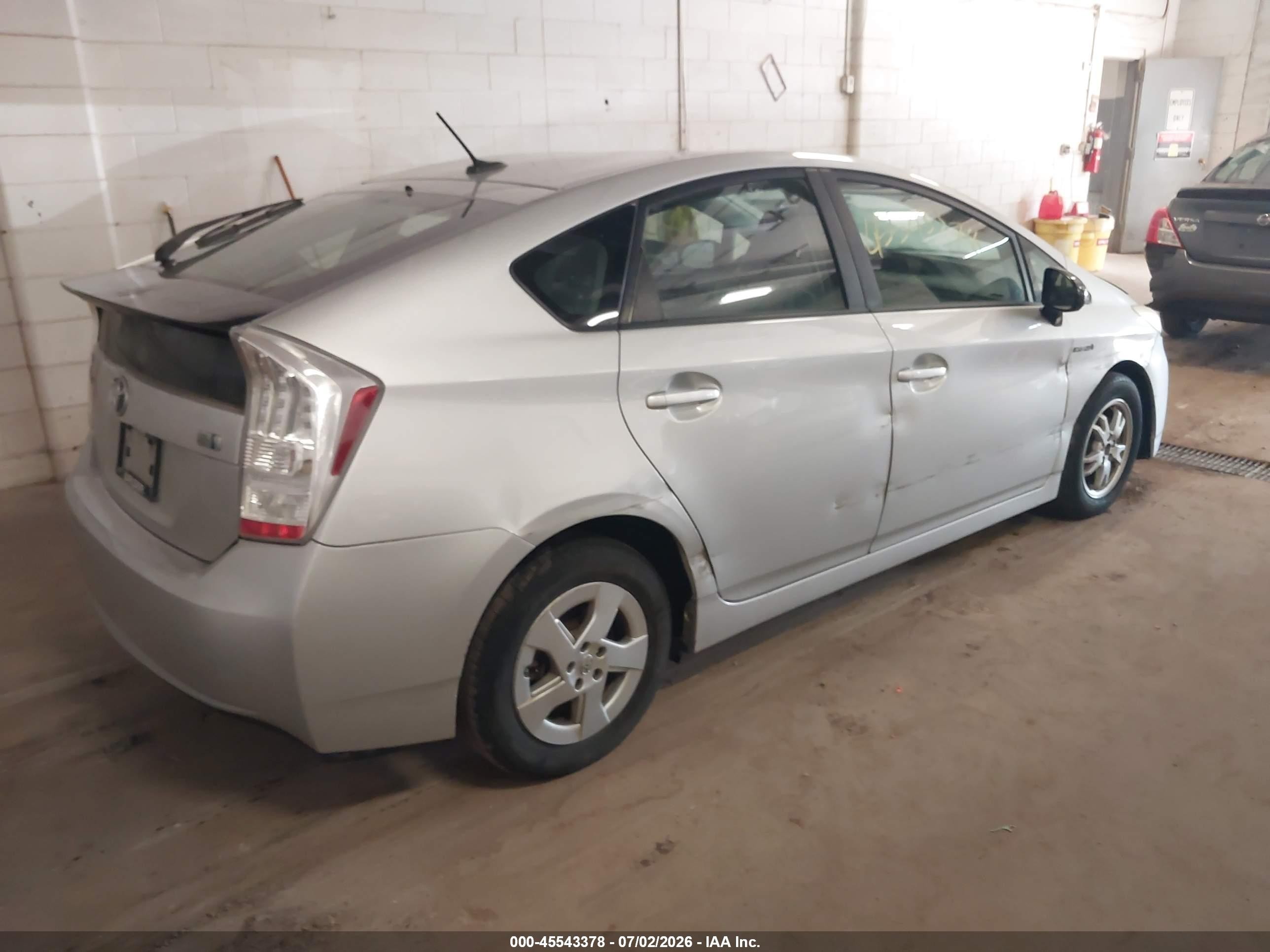 2011 Toyota Prius Three Gray vin: JTDKN3DU4B0270196
