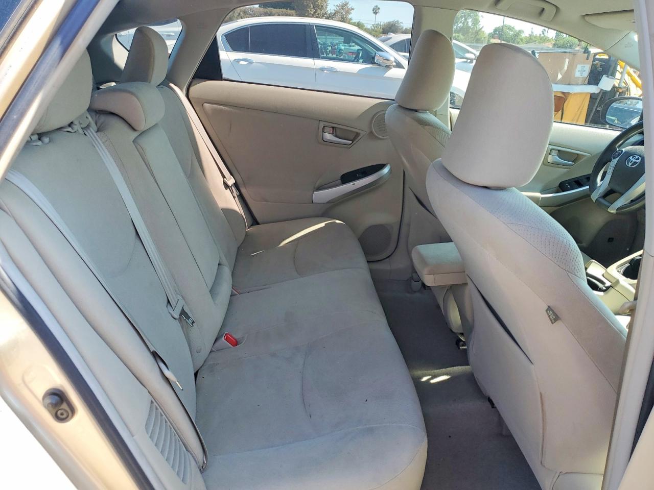 2011 Toyota Prius Three Tan vin: JTDKN3DU4B0283918