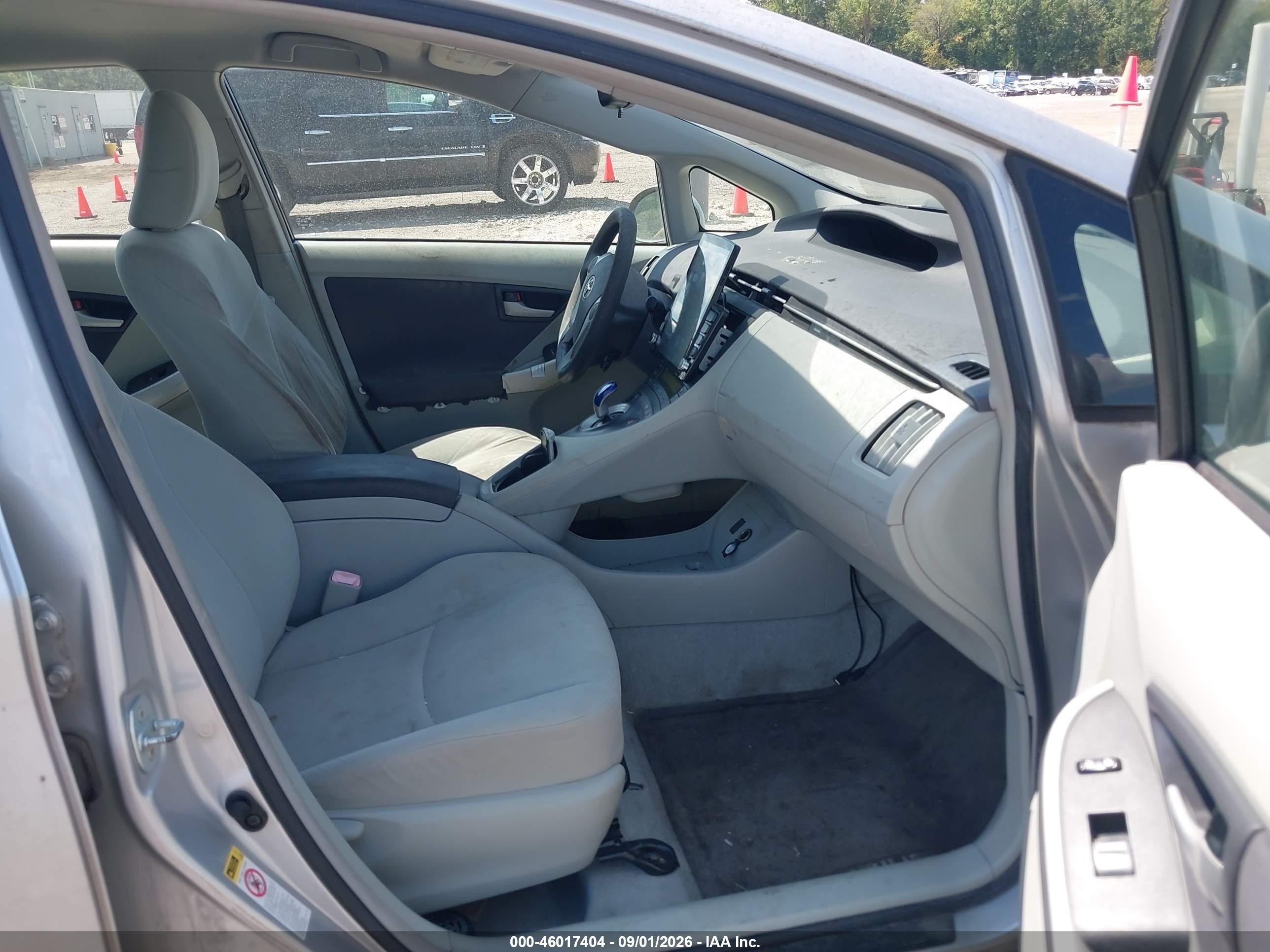 2011 Toyota Prius Two Серебряный vin: JTDKN3DU4B0287189