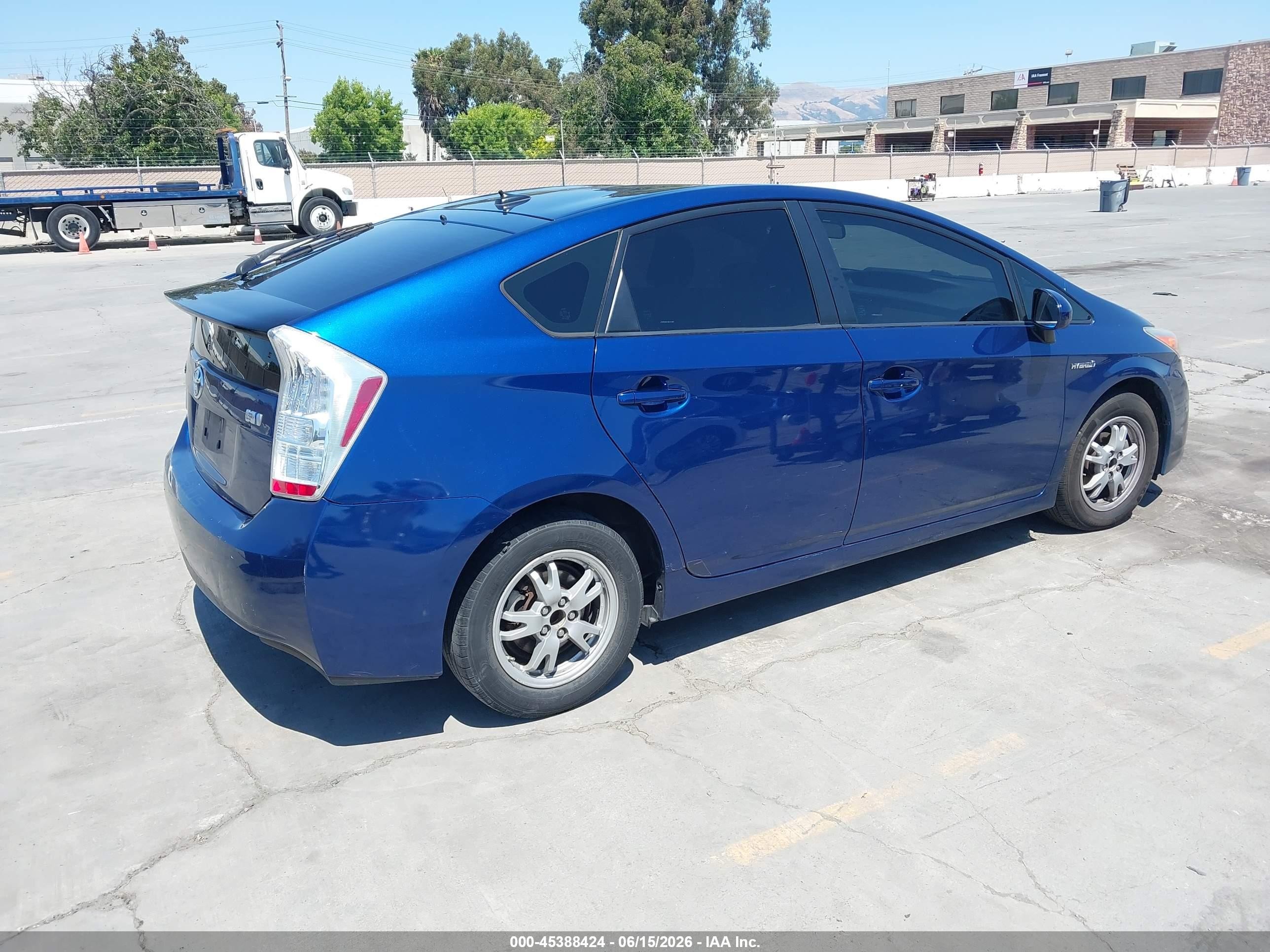 2011 Toyota Prius Three Синий vin: JTDKN3DU4B0315394