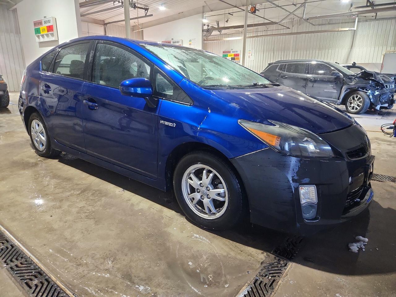 2011 Toyota Prius Three Blue vin: JTDKN3DU4B0318666