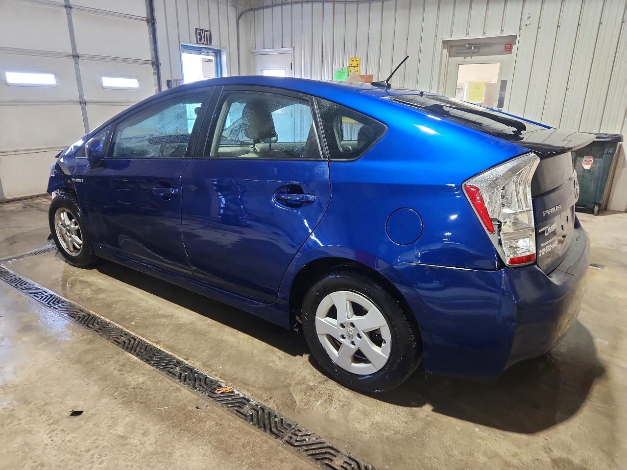 2011 Toyota Prius Three Blue vin: JTDKN3DU4B0318666
