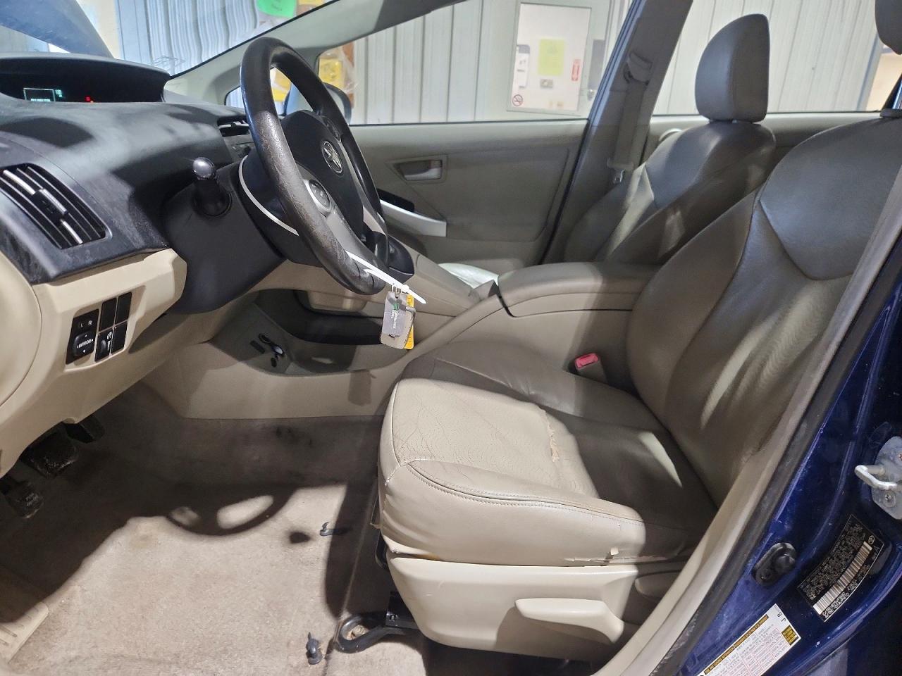 2011 Toyota Prius Three Blue vin: JTDKN3DU4B0318666