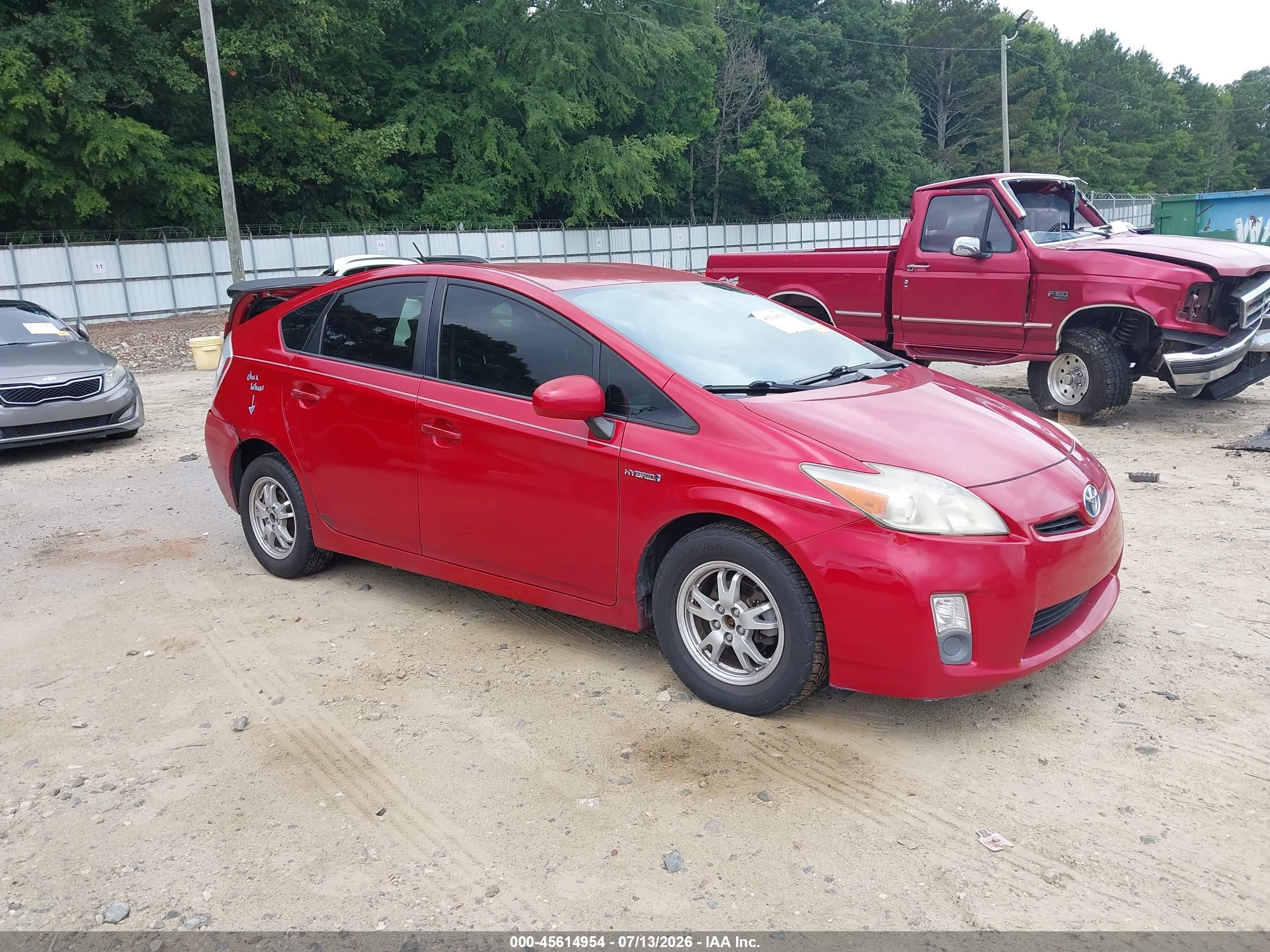 2011 Toyota Prius Two Красный vin: JTDKN3DU4B0323155