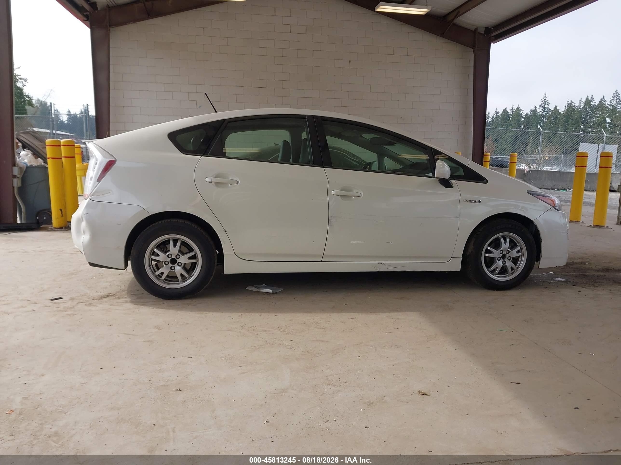 2011 Toyota Prius Four White vin: JTDKN3DU4B0328002
