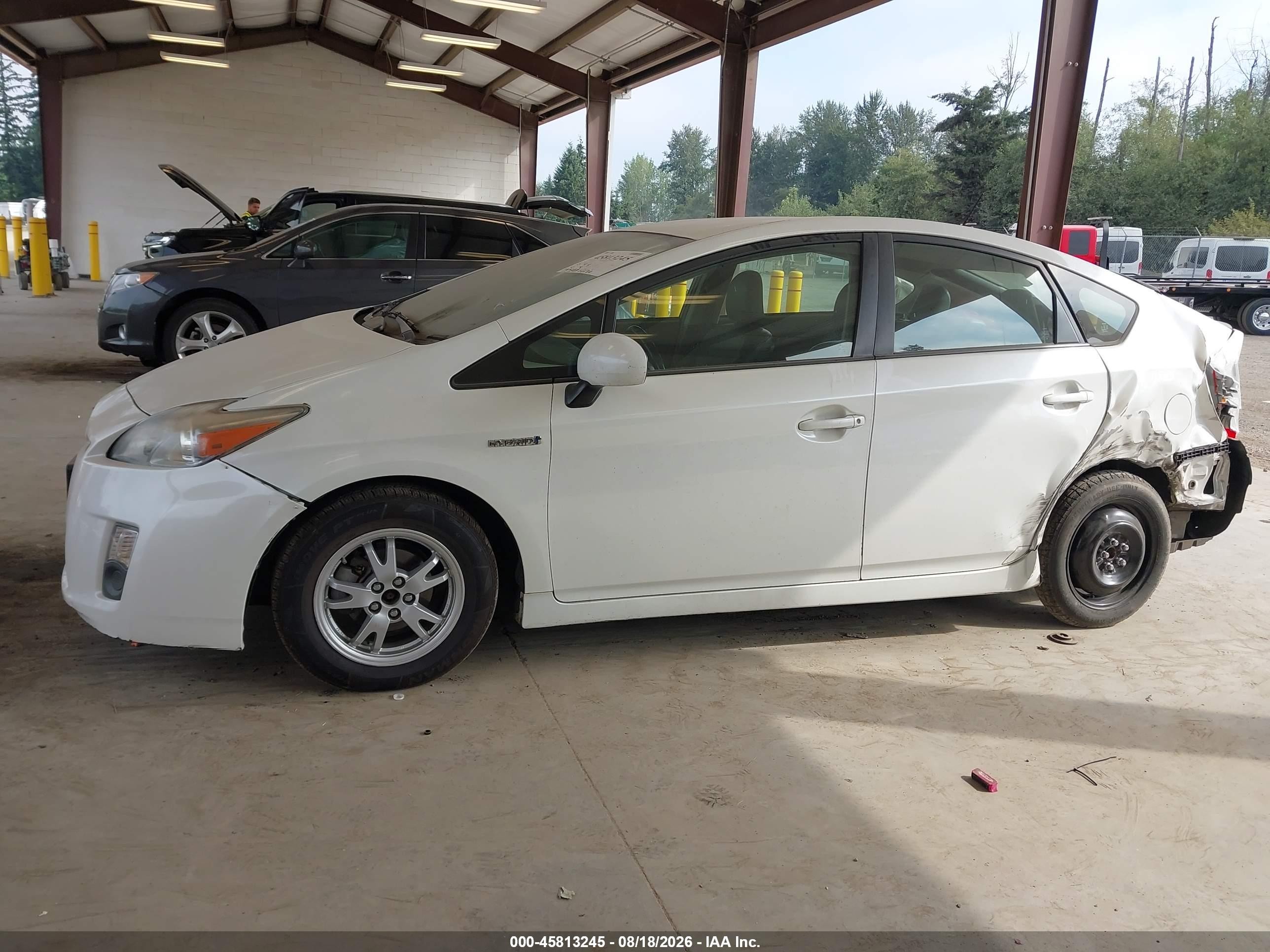 2011 Toyota Prius Four White vin: JTDKN3DU4B0328002