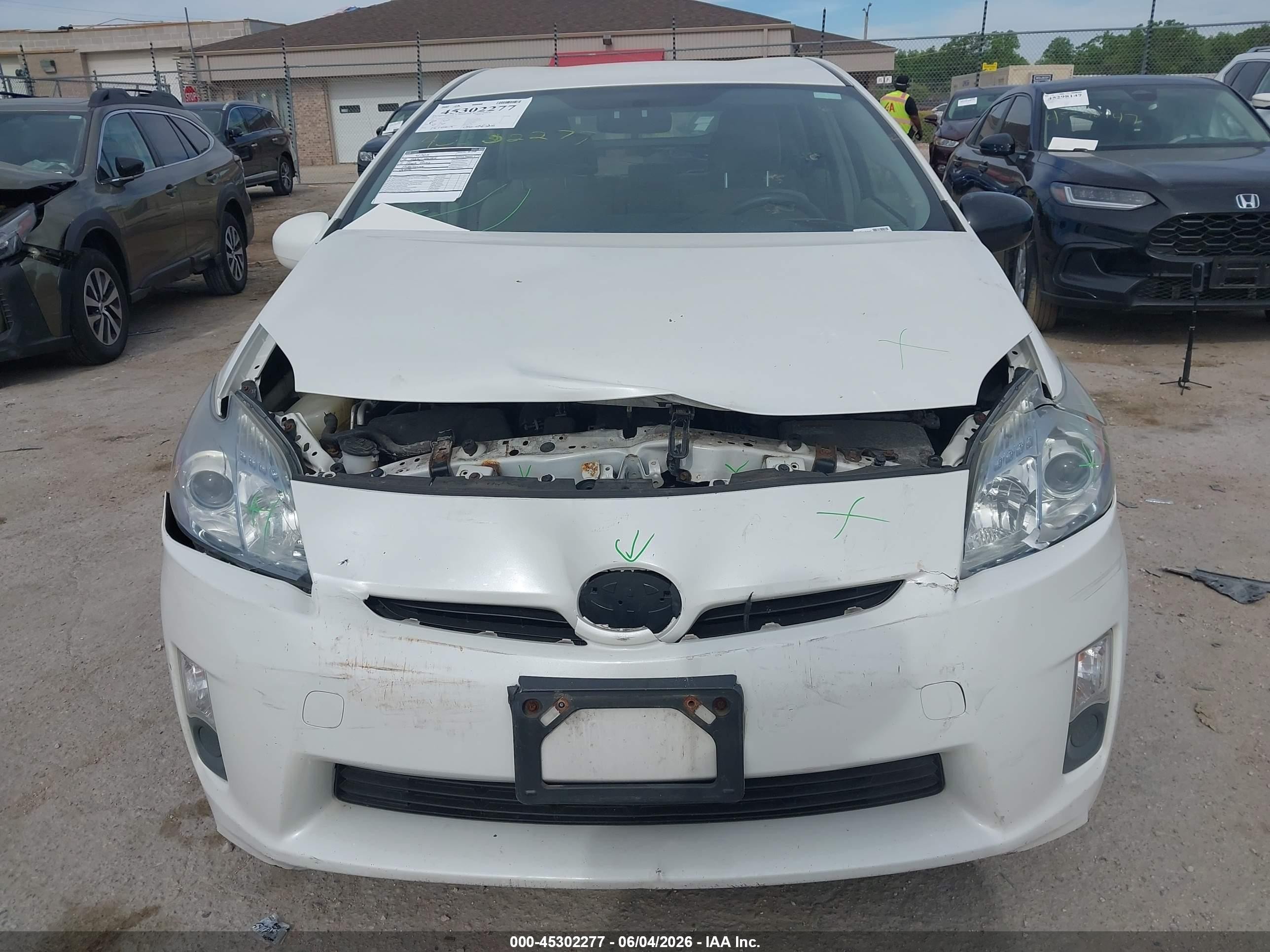 2011 Toyota Prius Three Белый vin: JTDKN3DU4B0329263