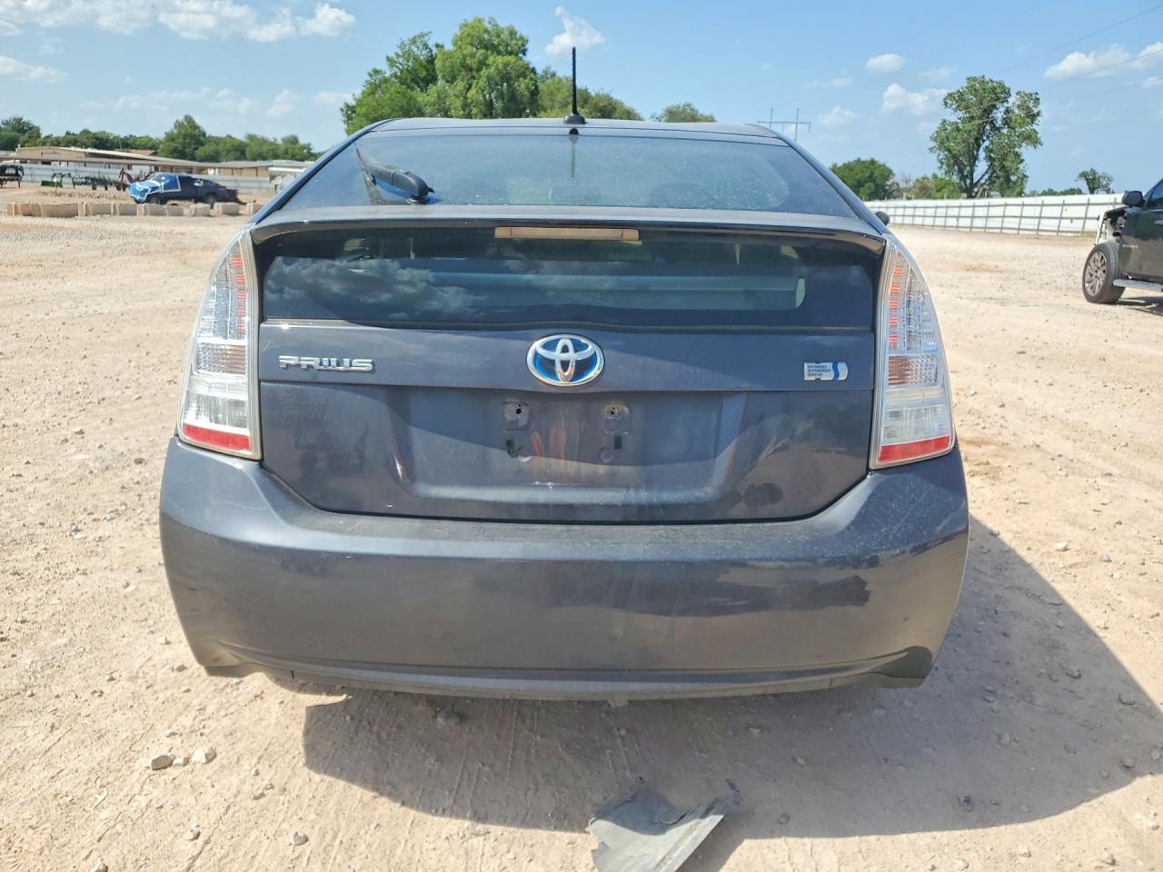 2011 Toyota Prius Two Серый vin: JTDKN3DU4B1382569