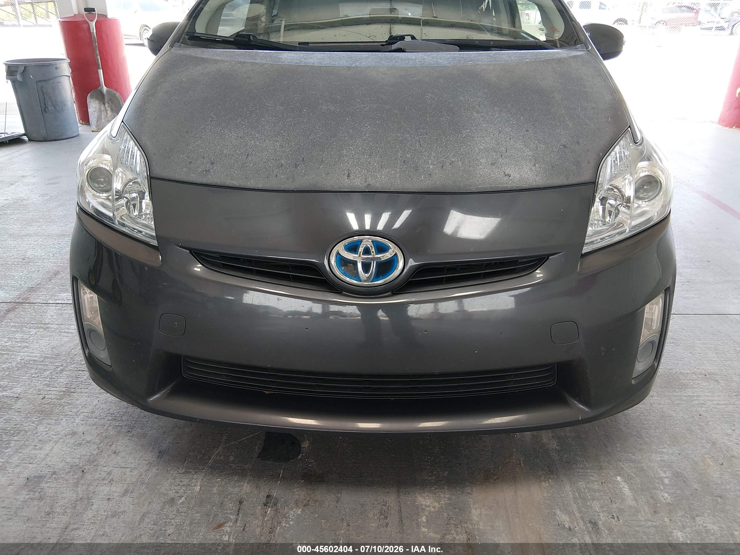 2011 Toyota Prius Two Gray vin: JTDKN3DU4B1432080