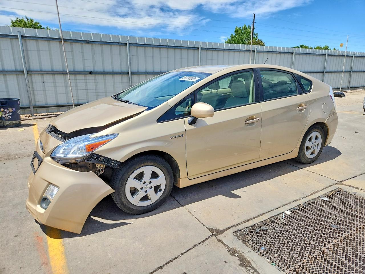 2011 Toyota Prius Two Beige vin: JTDKN3DU4B1477133