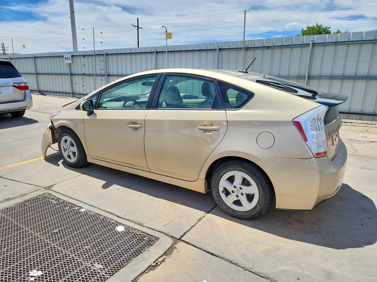 2011 Toyota Prius Two Beige vin: JTDKN3DU4B1477133