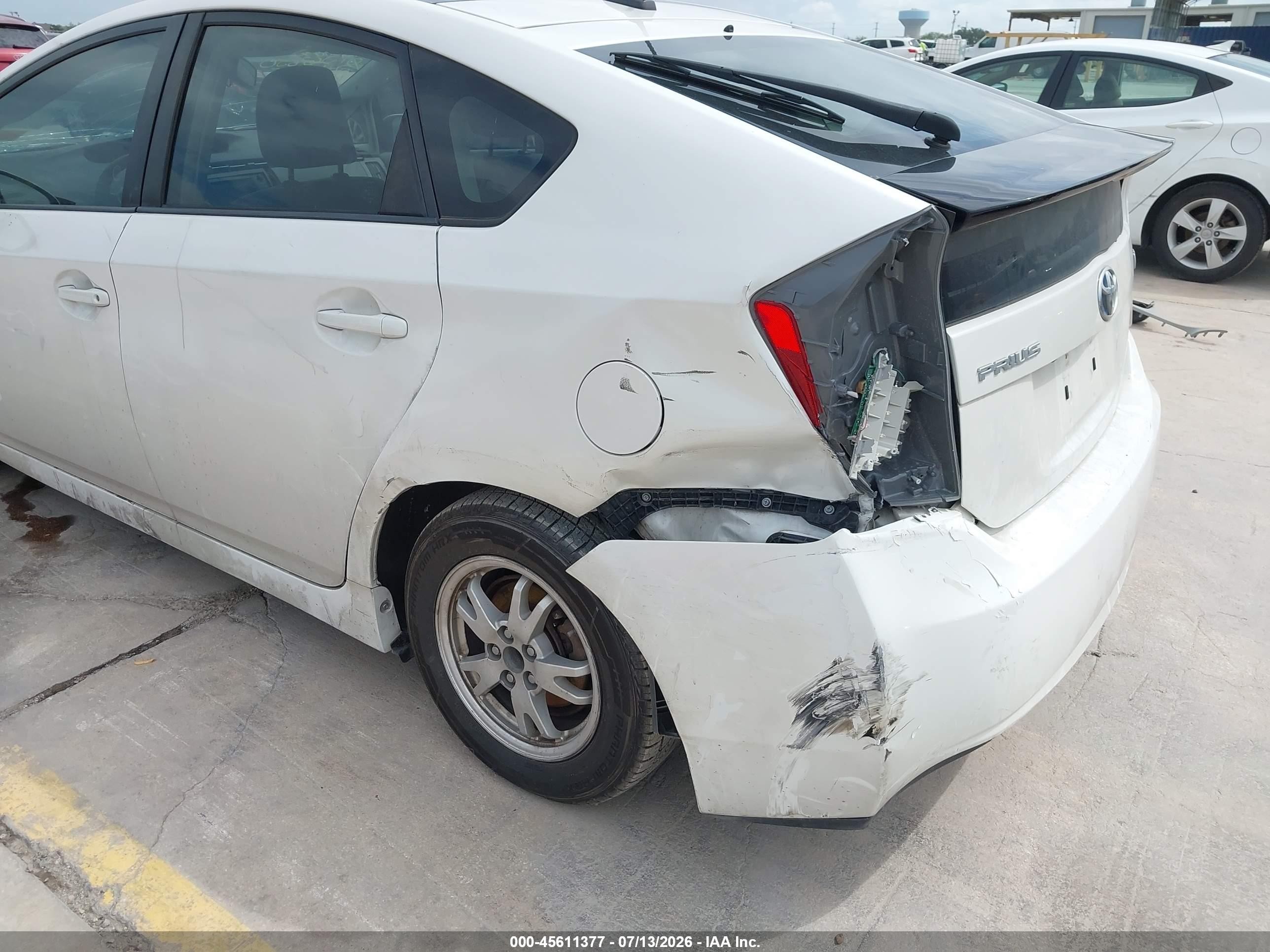 2011 Toyota Prius Three White vin: JTDKN3DU4B5246905