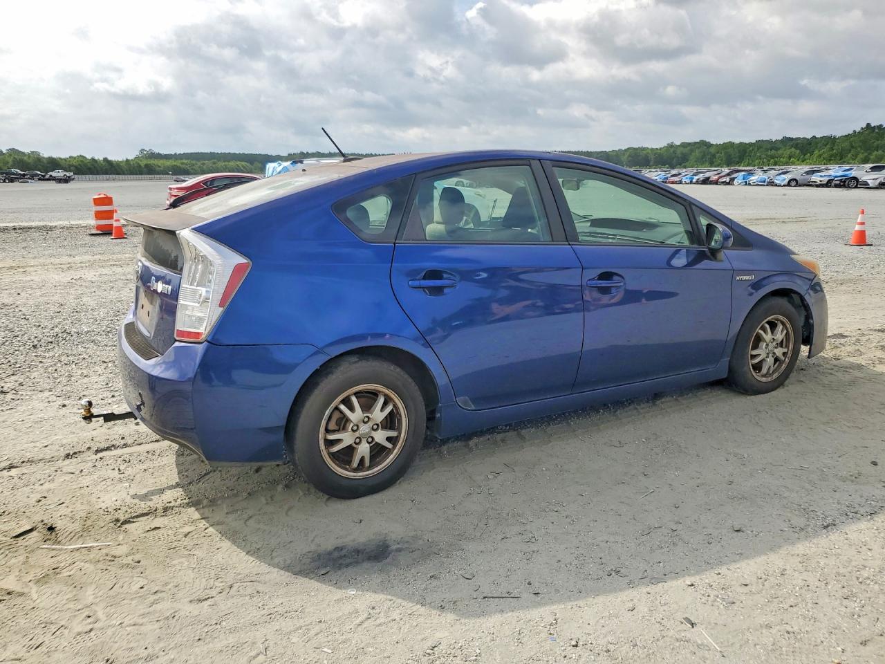 2011 Toyota Prius Three Blue vin: JTDKN3DU4B5304205