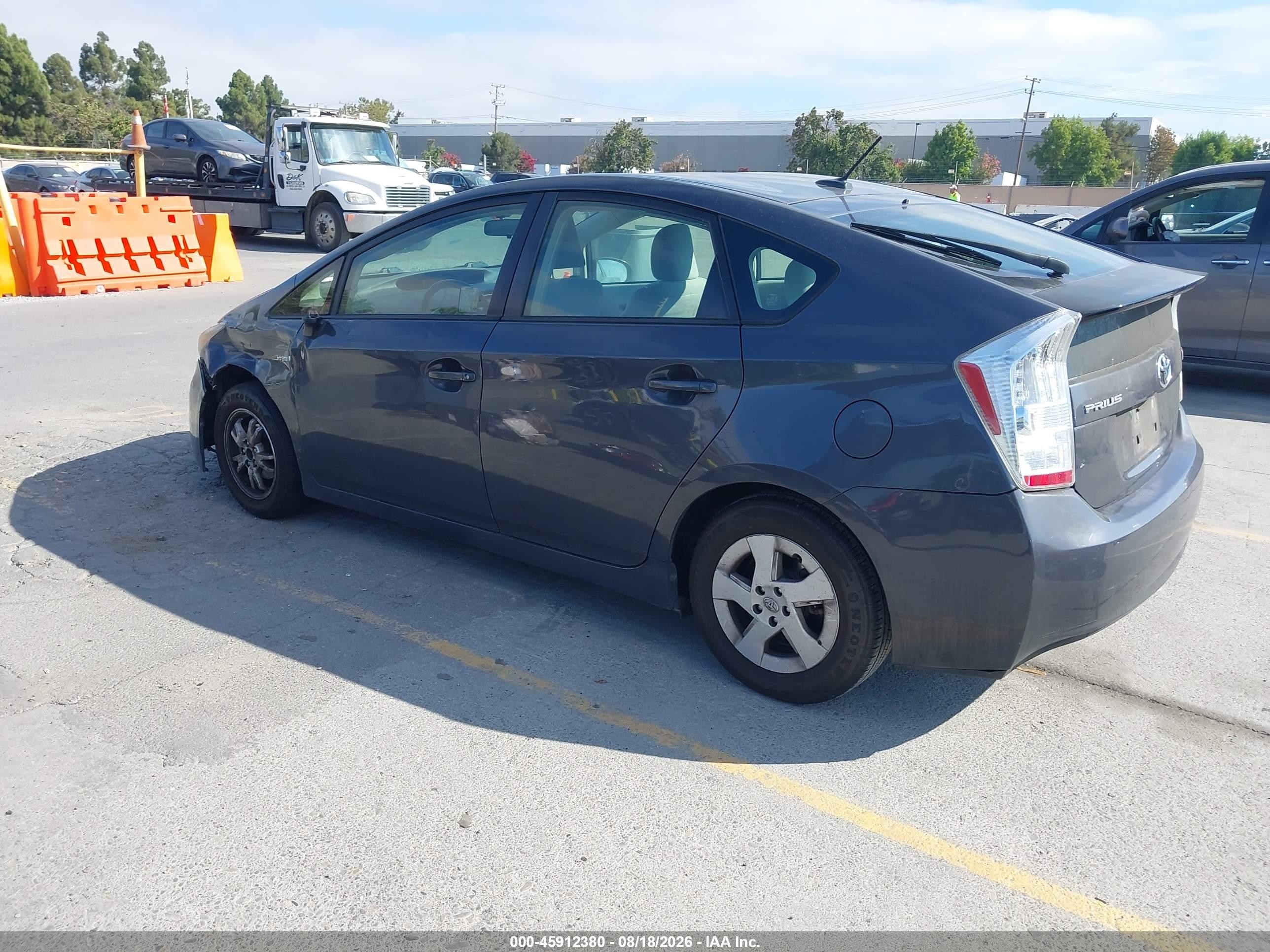 2011 Toyota Prius Two Gray vin: JTDKN3DU4B5323322
