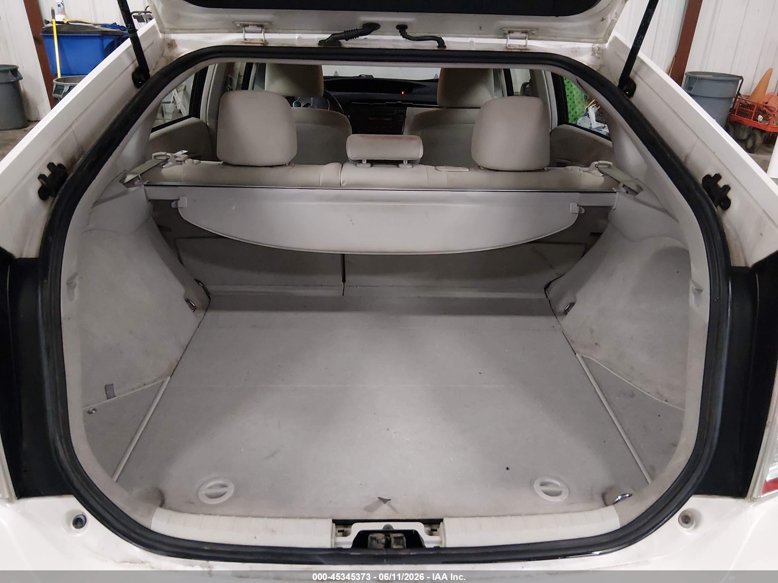 2011 Toyota Prius Two White vin: JTDKN3DU4B5328732