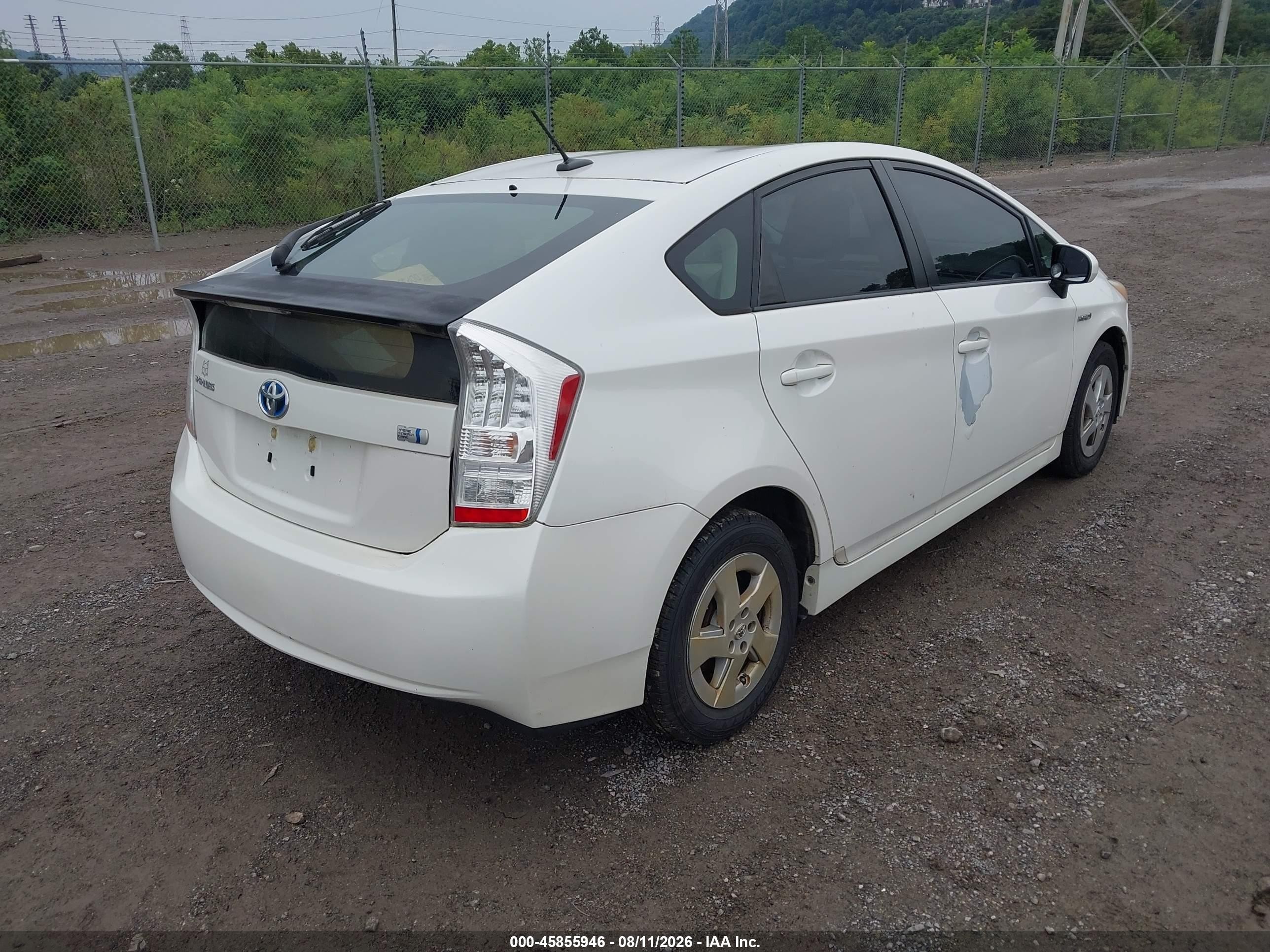 2011 Toyota Prius Two Белый vin: JTDKN3DU4B5330495