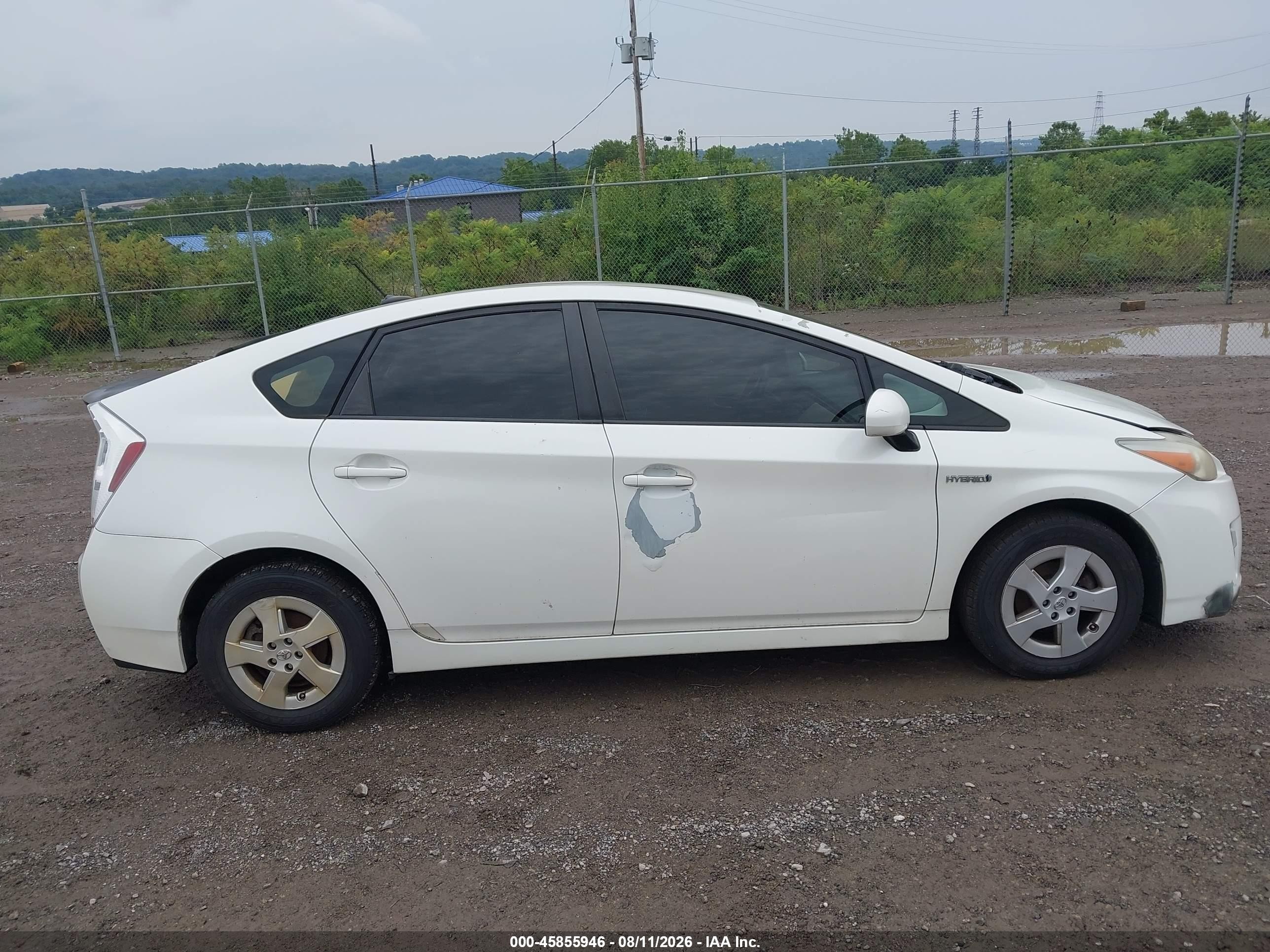 2011 Toyota Prius Two Белый vin: JTDKN3DU4B5330495