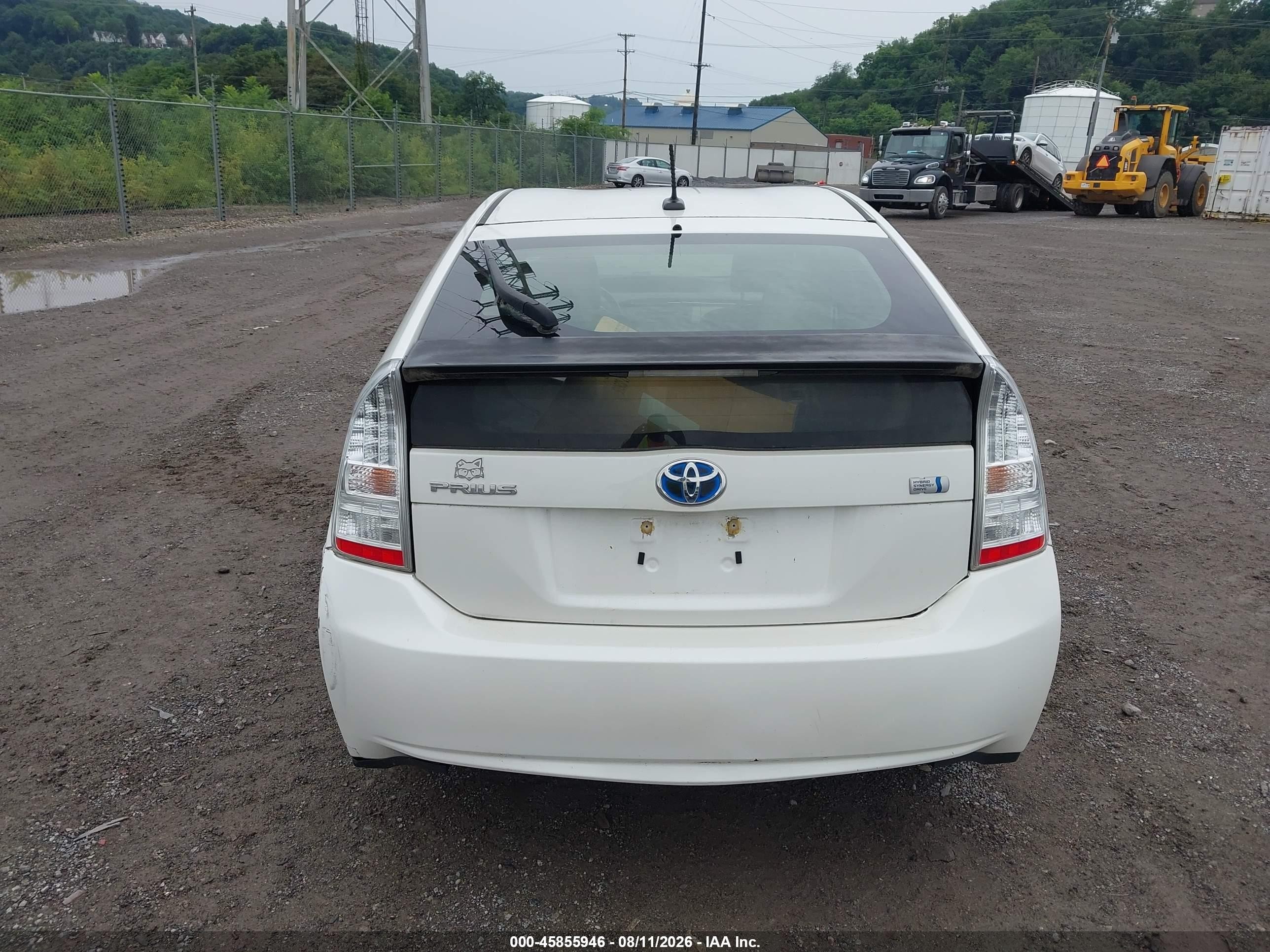 2011 Toyota Prius Two Белый vin: JTDKN3DU4B5330495