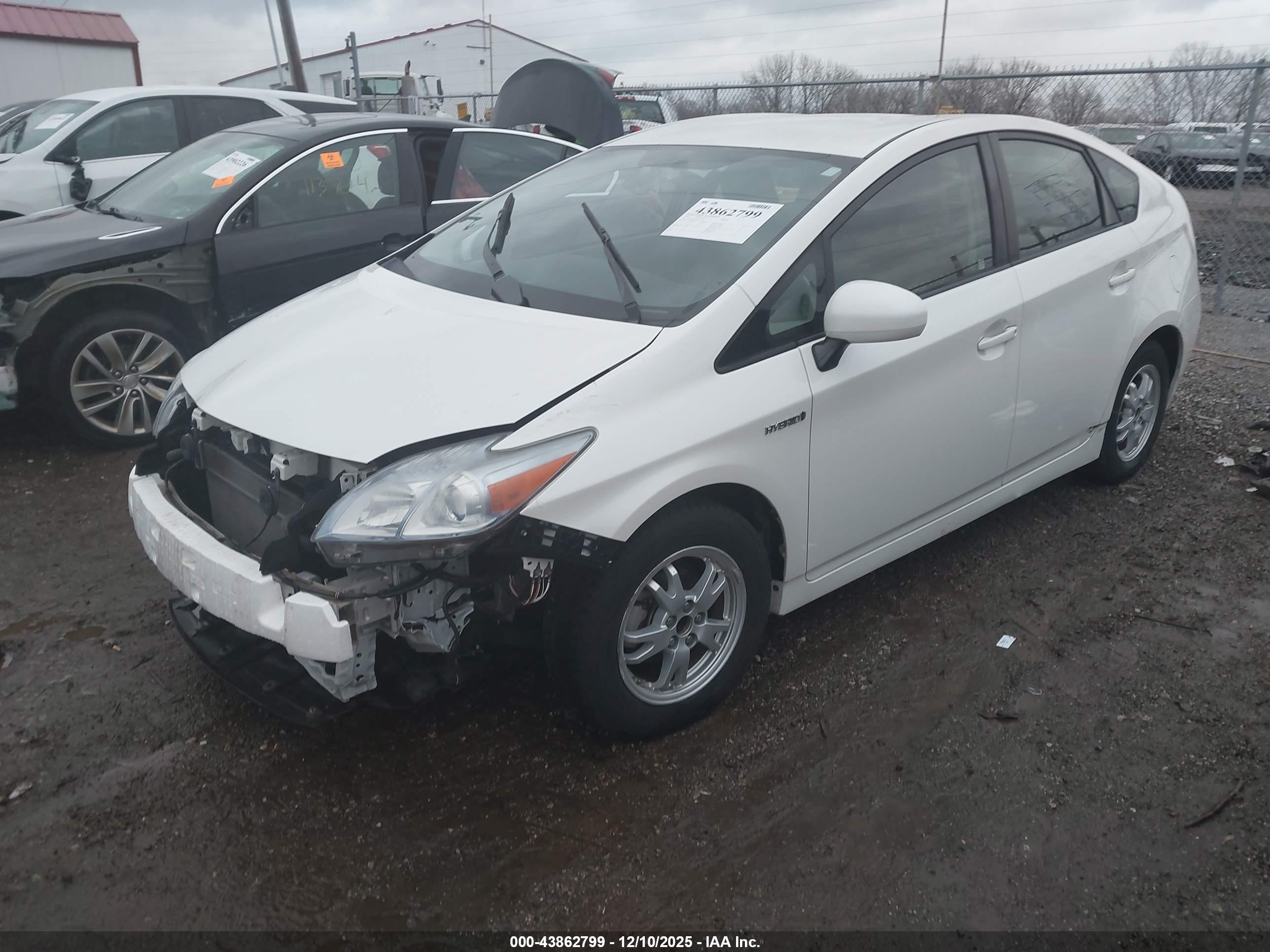 2011 Toyota Prius Three White vin: JTDKN3DU4B5339536