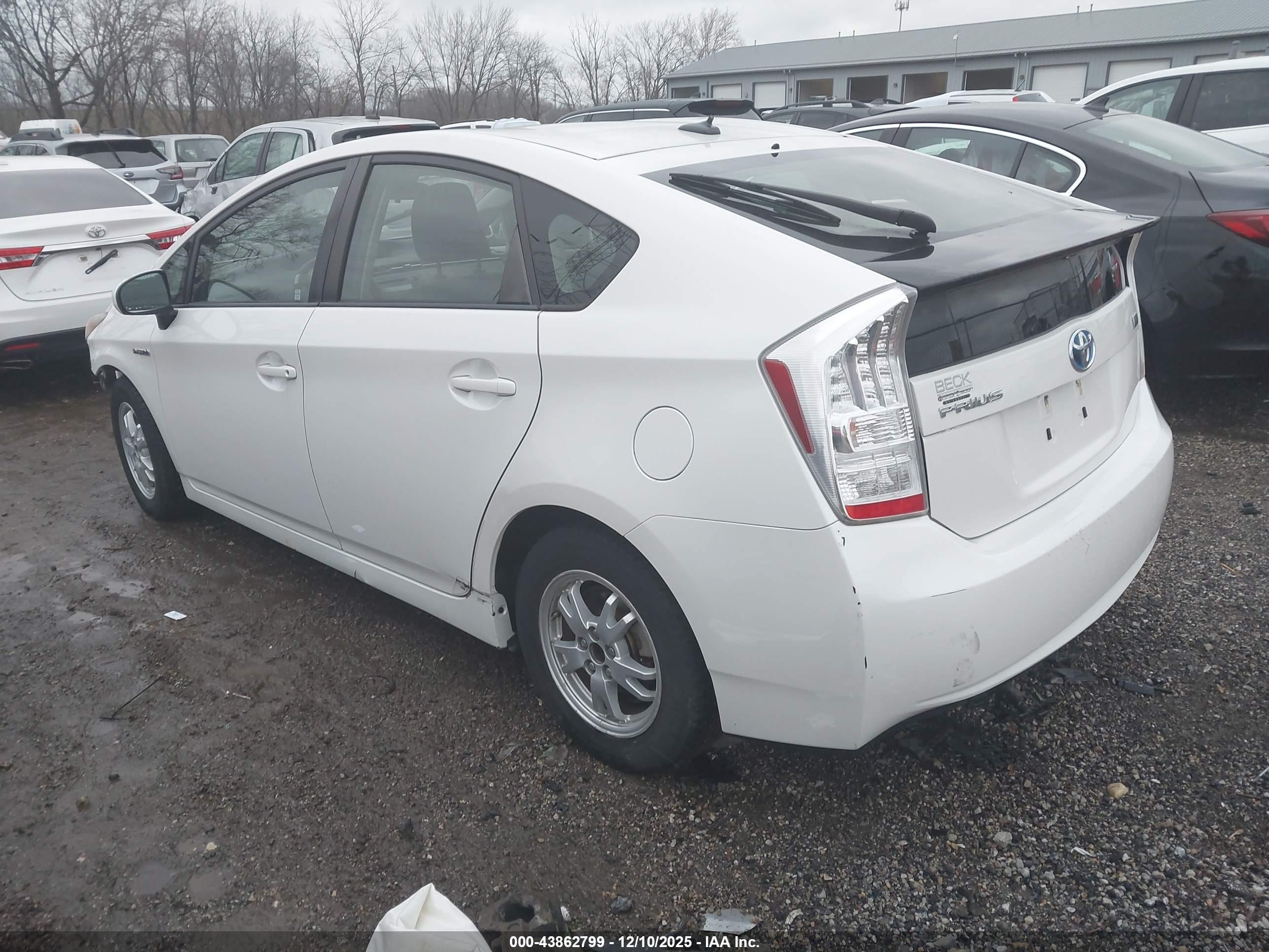 2011 Toyota Prius Three White vin: JTDKN3DU4B5339536