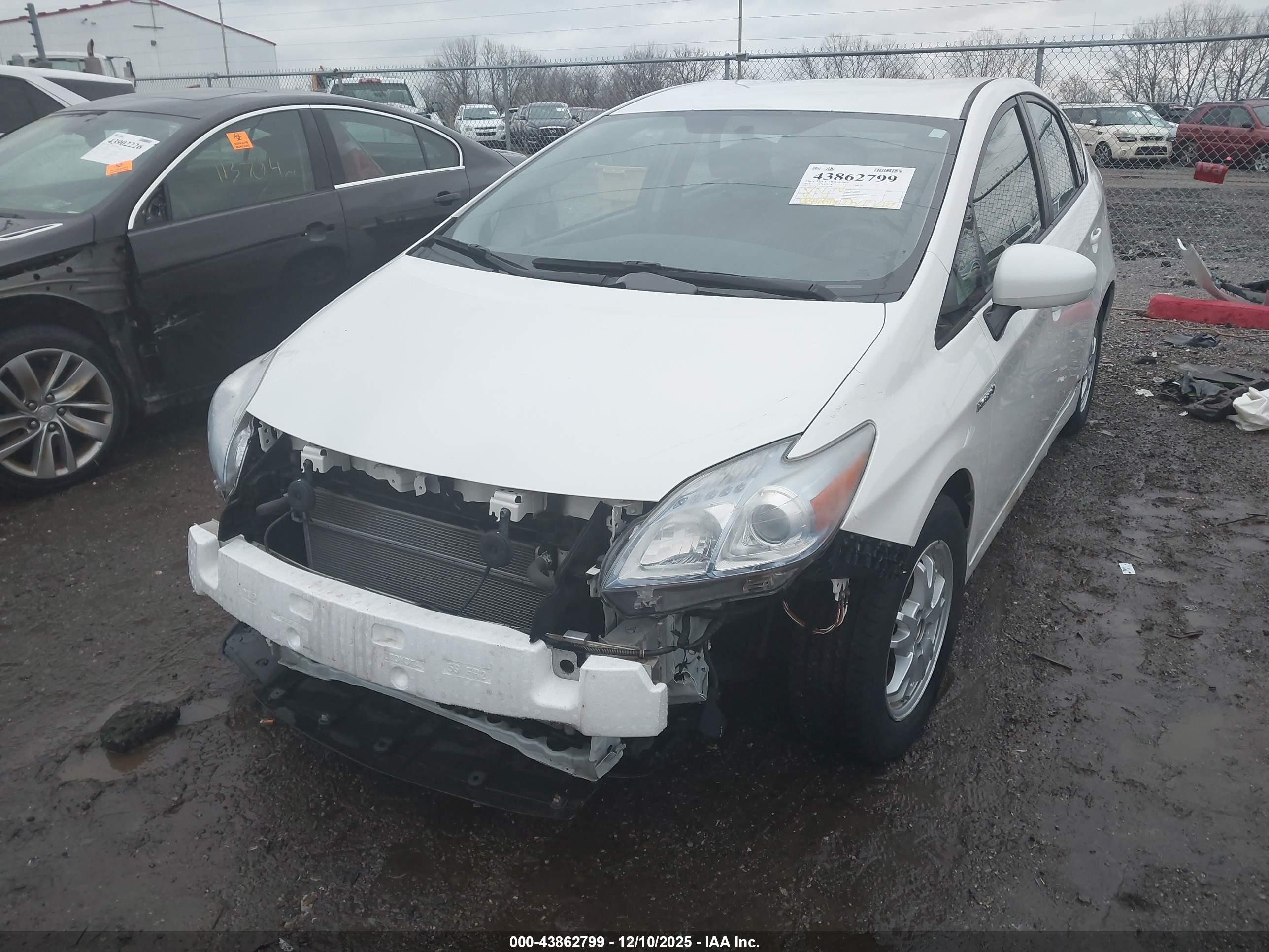 2011 Toyota Prius Three White vin: JTDKN3DU4B5339536