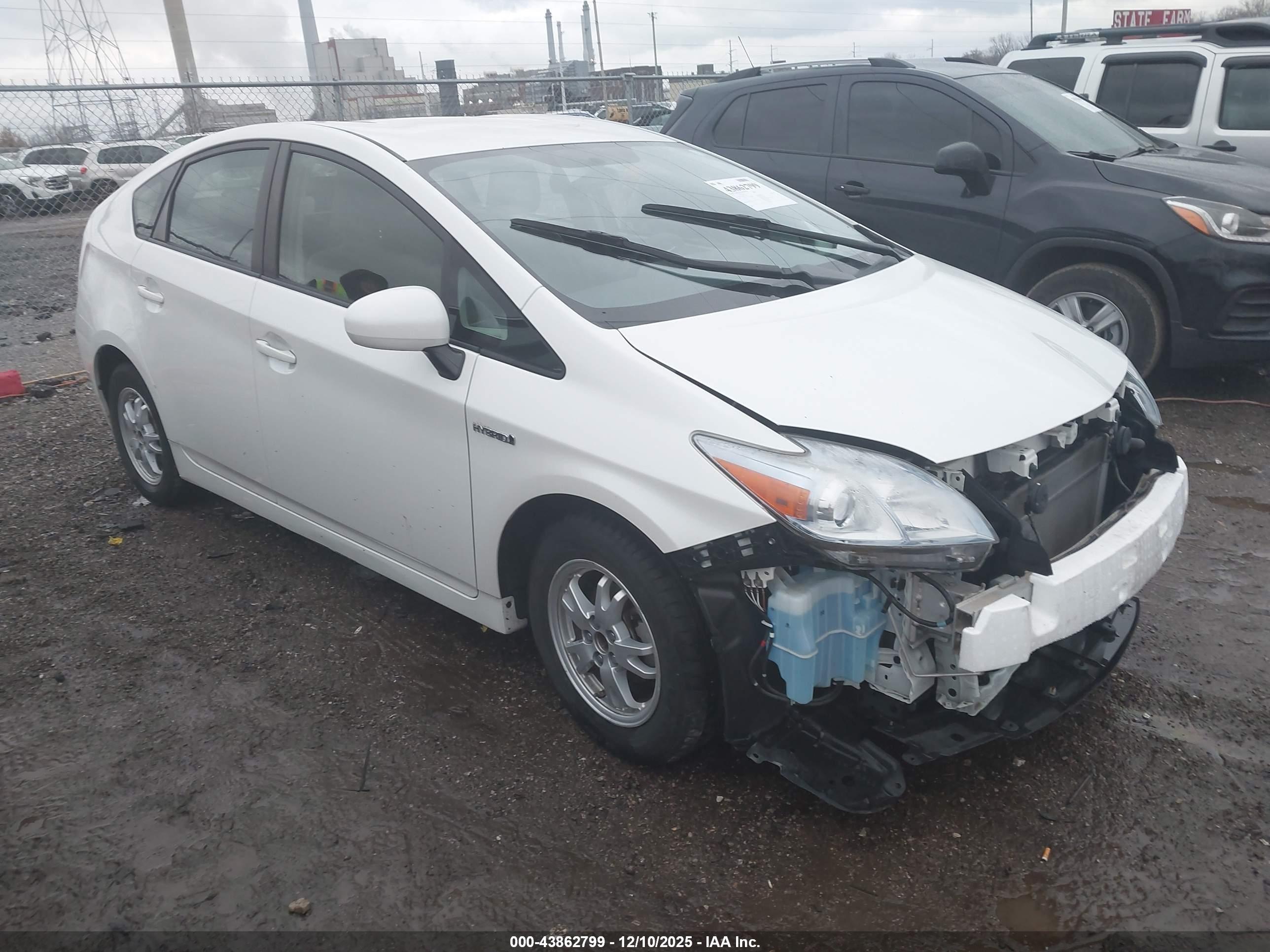 2011 Toyota Prius Three White vin: JTDKN3DU4B5339536