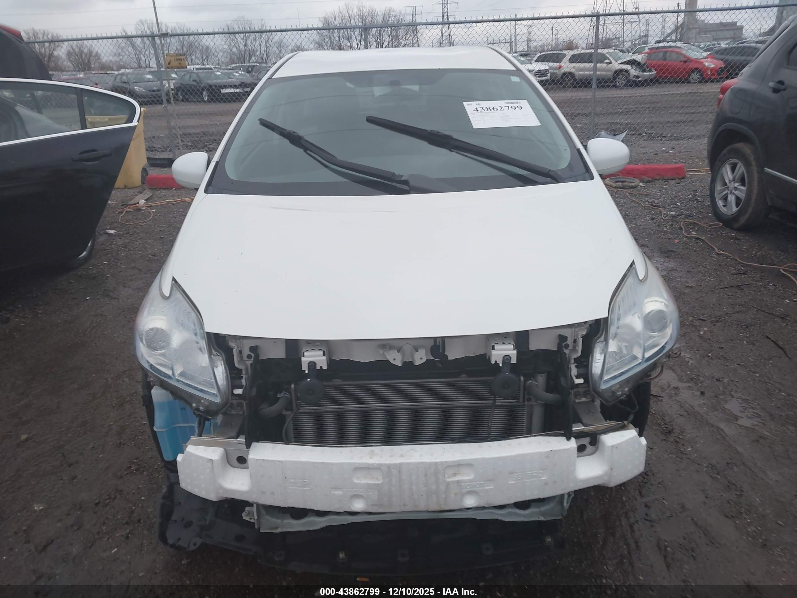 2011 Toyota Prius Three White vin: JTDKN3DU4B5339536