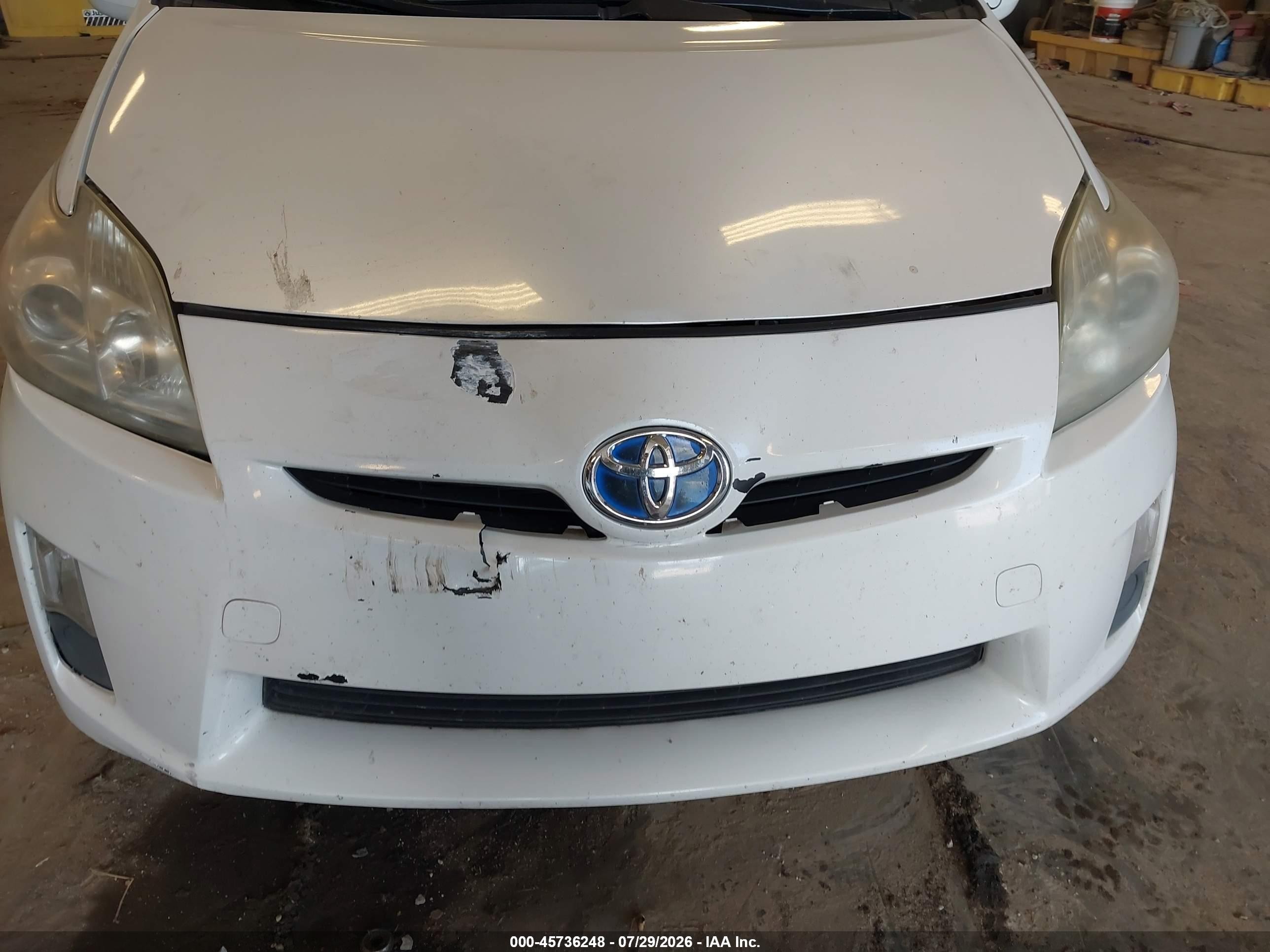 2011 Toyota Prius Three White vin: JTDKN3DU4B5347359