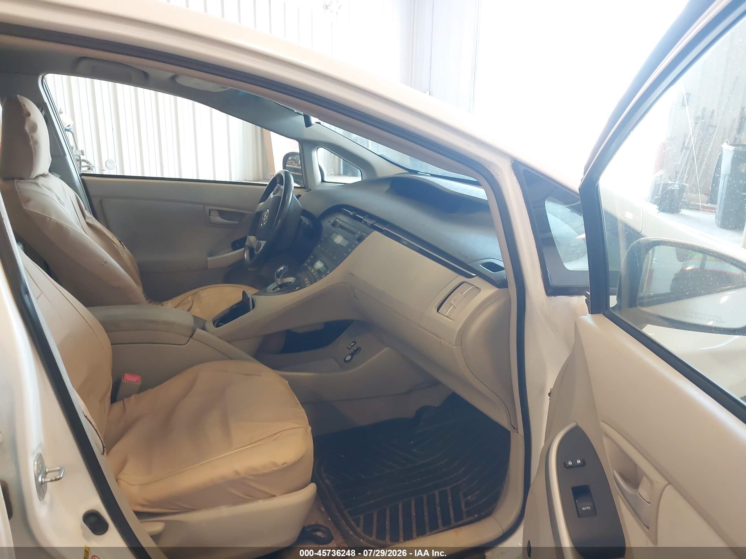 2011 Toyota Prius Three White vin: JTDKN3DU4B5347359