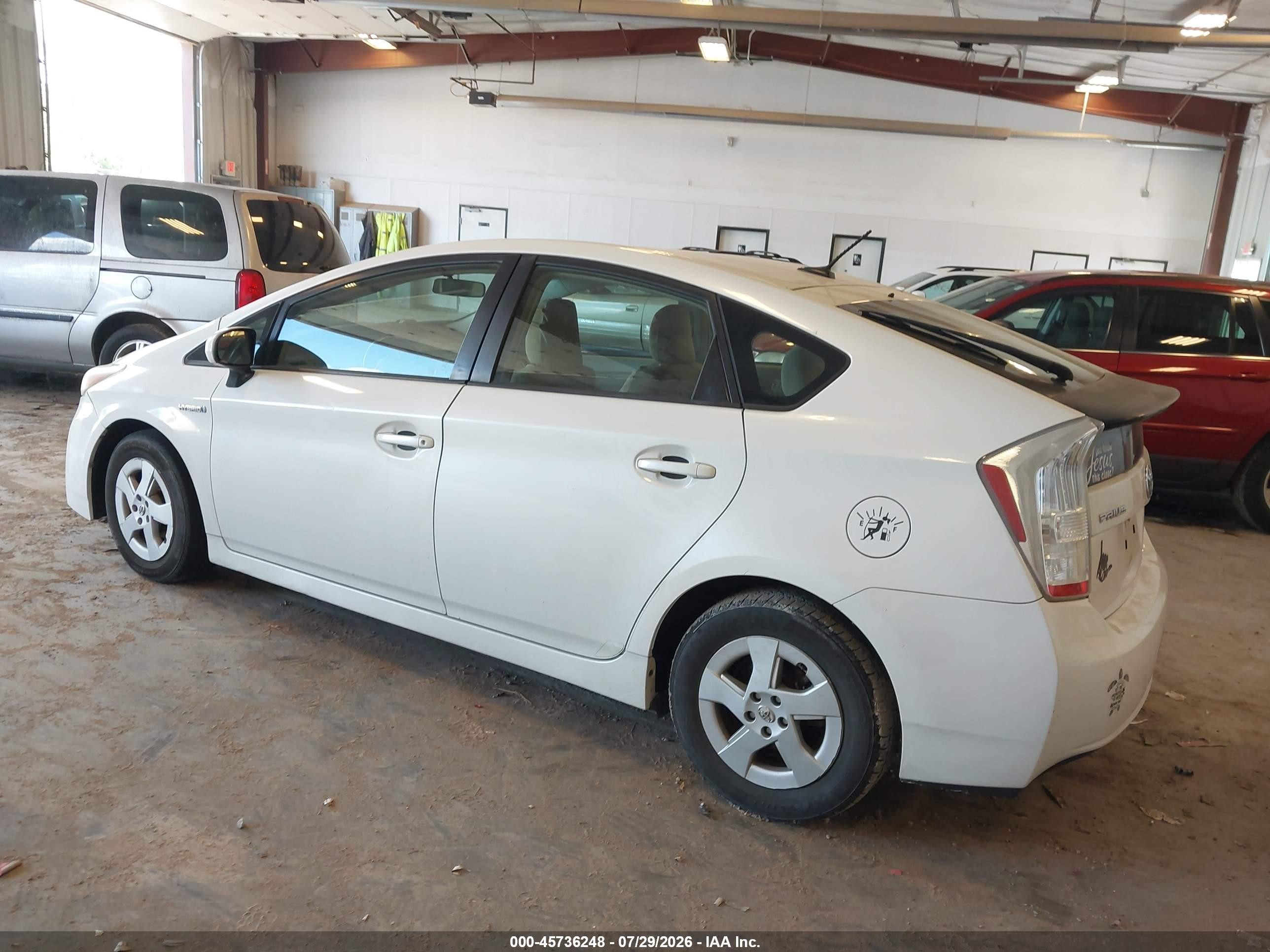 2011 Toyota Prius Three White vin: JTDKN3DU4B5347359