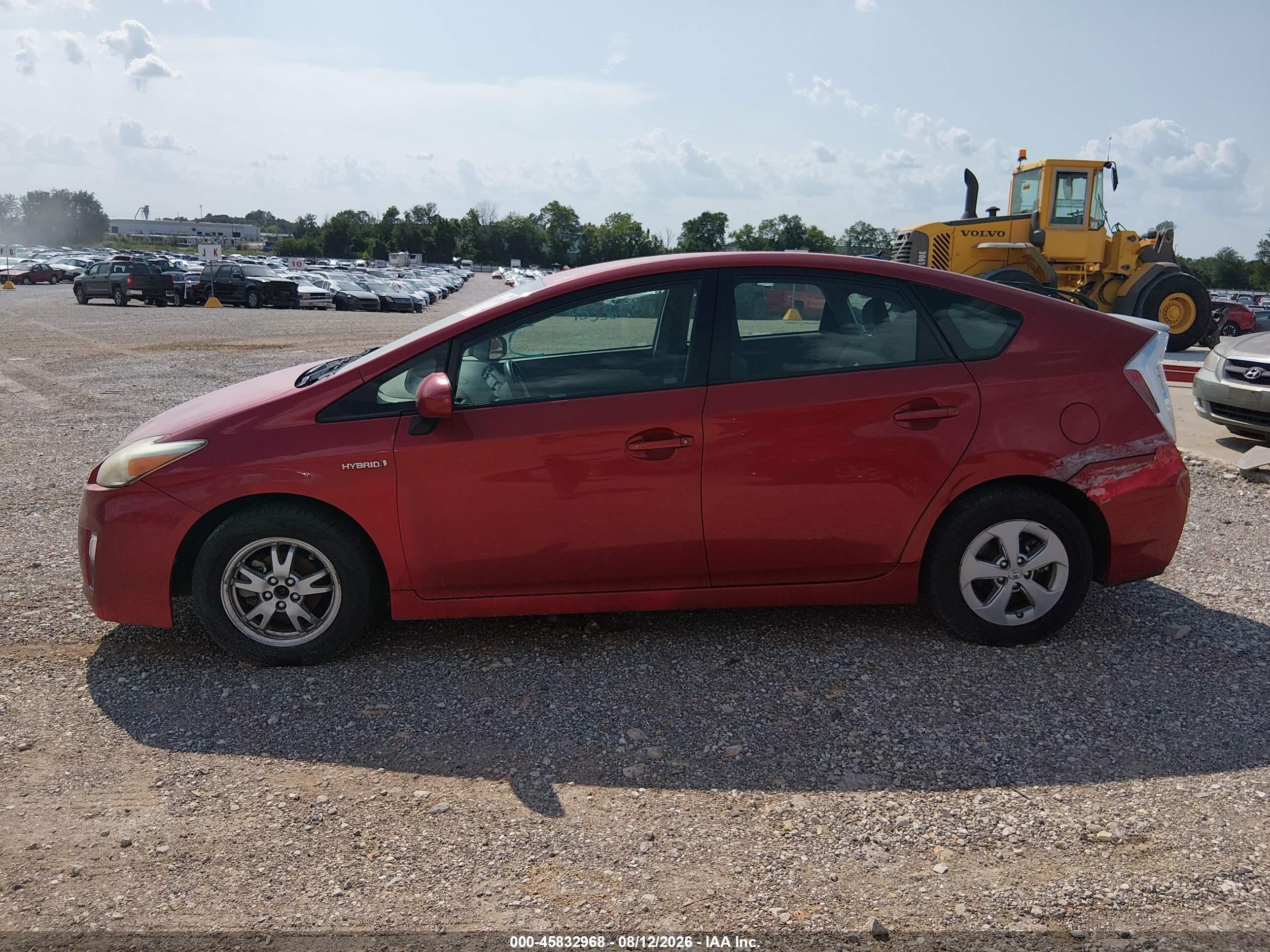 2011 Toyota Prius   Red vin: JTDKN3DU4B5367594