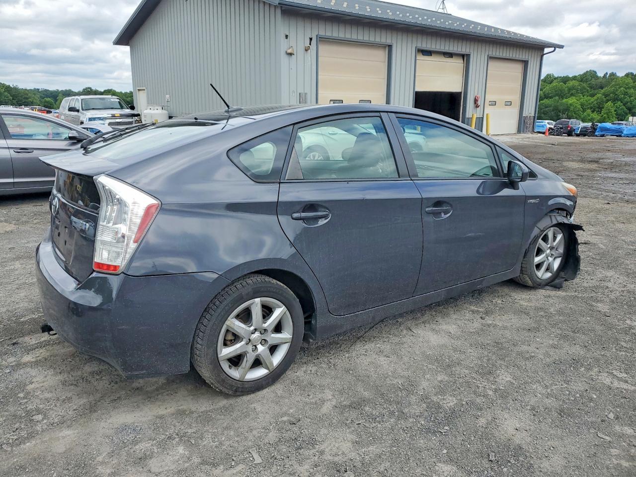 2011 Toyota Prius Three Black vin: JTDKN3DU4B5368633